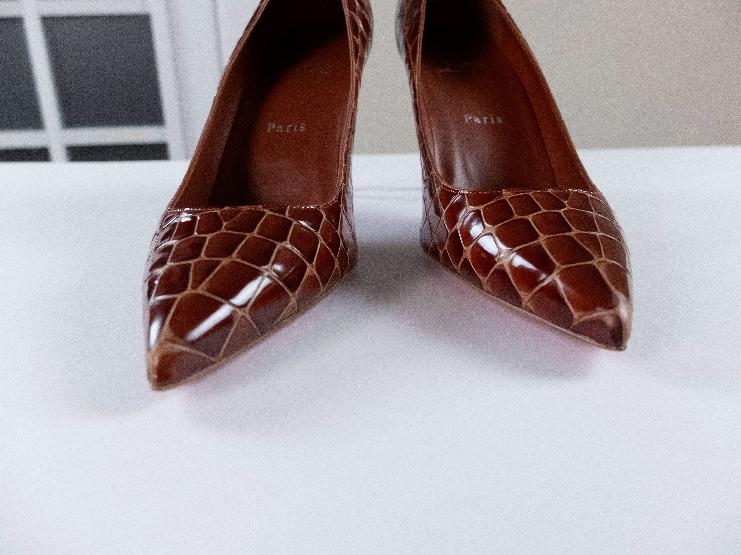 Christian Louboutin CHRISTIAN LOUBOUTIN Kate brown alligator embossed pumps 11 Size US 11 / IT 41 - 7 Thumbnail