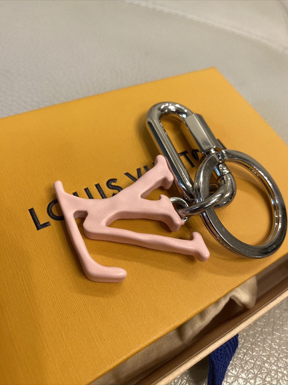 Louis Vuitton LV Key Holder And Bag Charm Size ONE SIZE - 2 Thumbnail