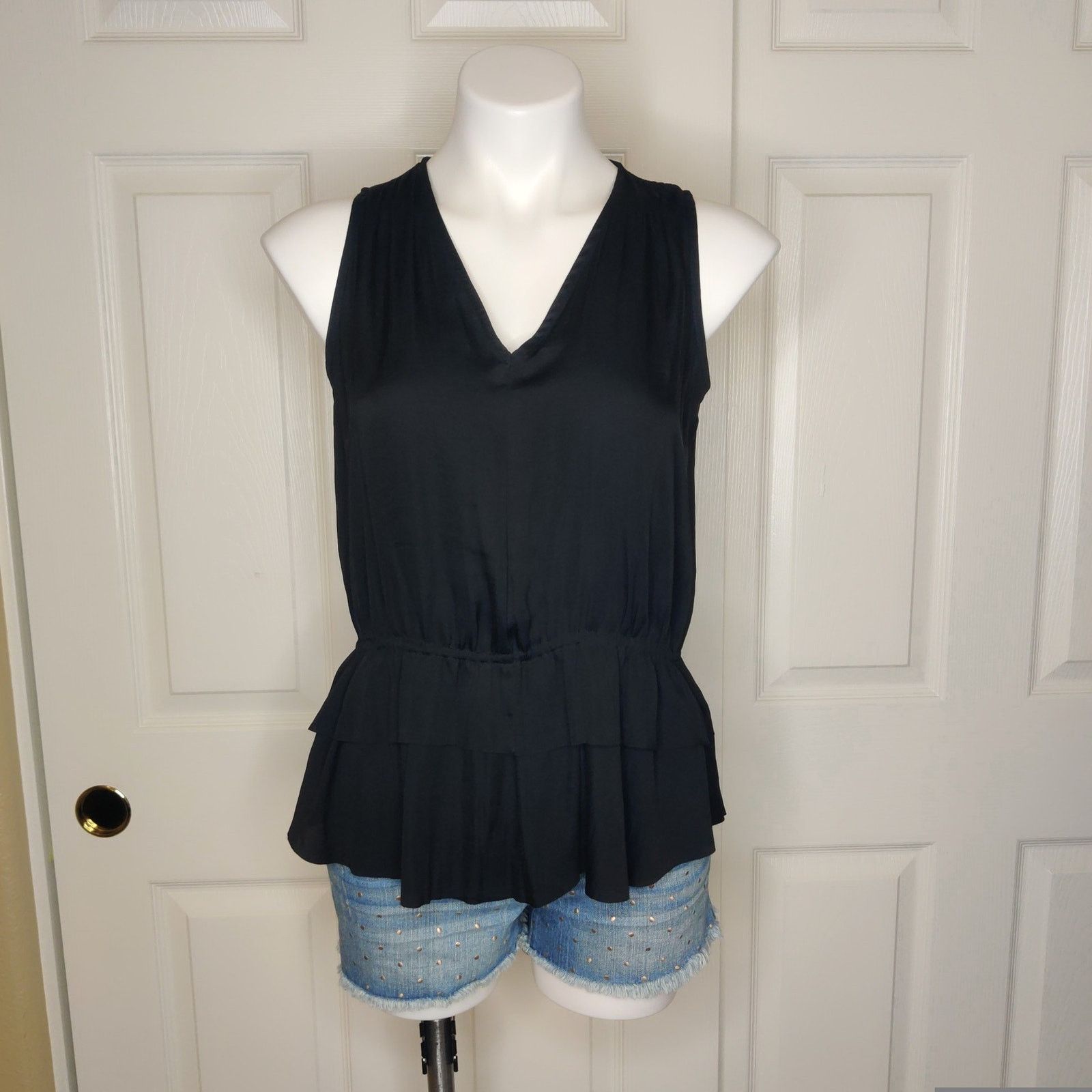 Banana Republic Banana Republic silky peplum ruffle V-neck sleeve top sz XS Size XS / US 0-2 / IT 36-38 - 1 Thumbnail