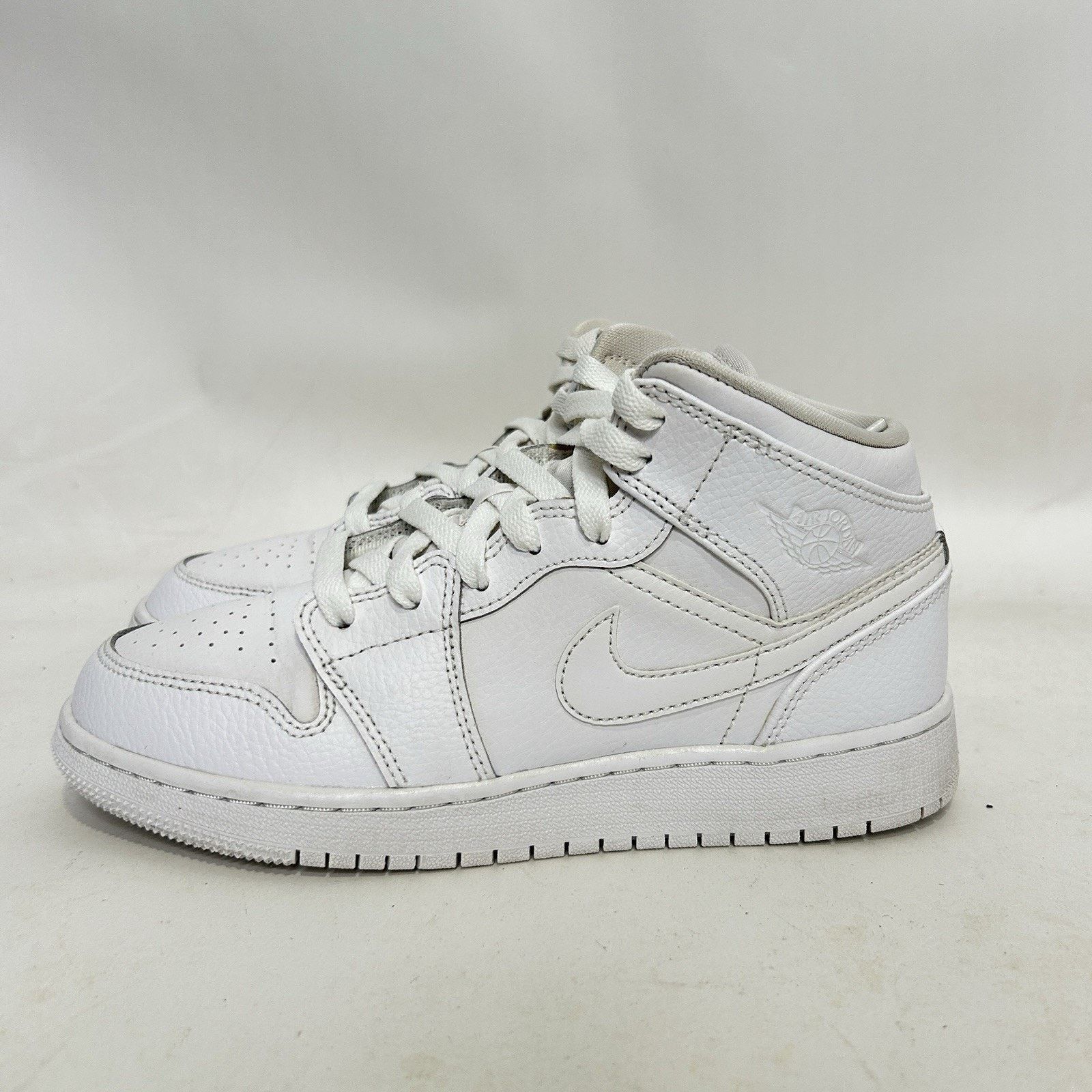 Jordan Brand Nike Air Jordan 1 Mid GS “Triple White” Size US 6.5 / IT 36.5 - 5 Thumbnail