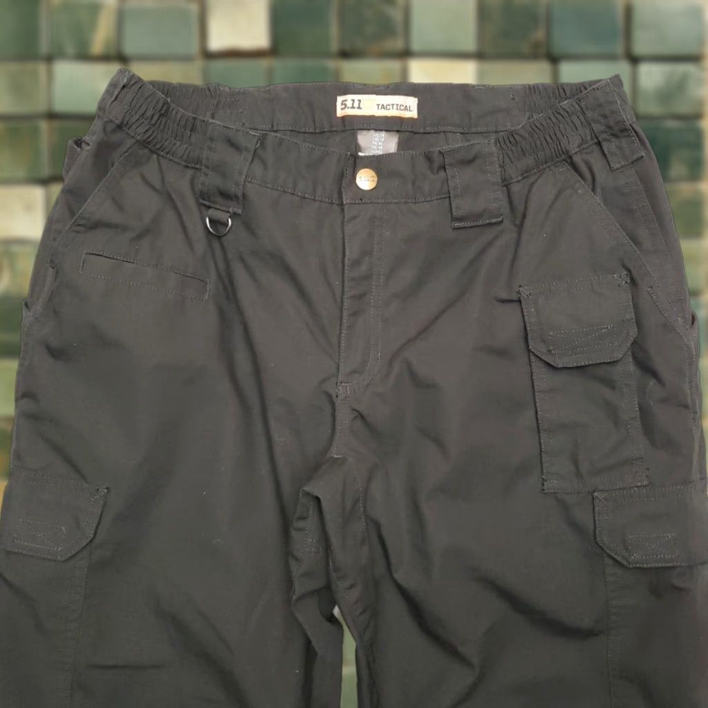 Vintage VINTAGE 5.11 Tactical Pants Womens 14 Black Ripstop Cargo Flat Front Outdoor Utility EMS Size 36" / US 14 / IT 50 - 1 Thumbnail