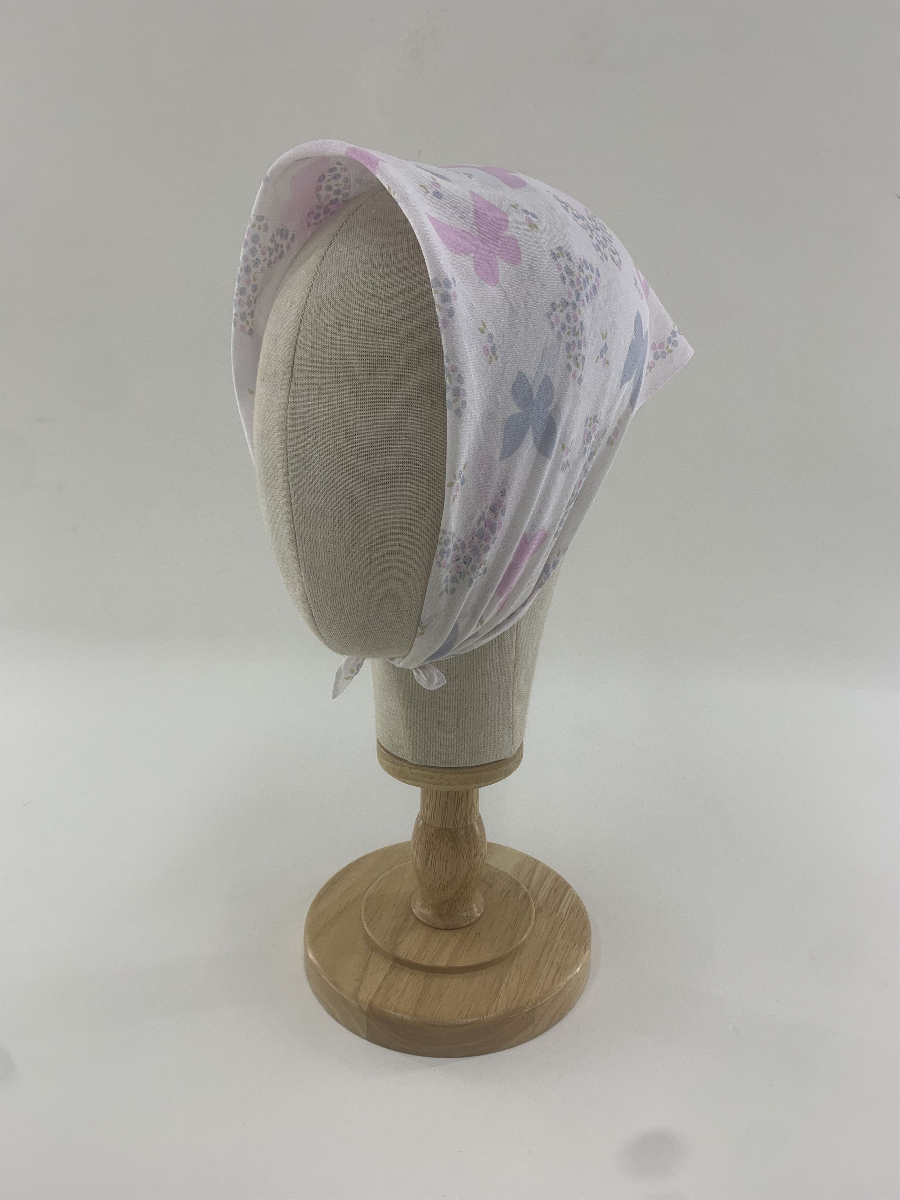 Pierre Balmain Pierre Balmain Handkerchief Bandana Neckerchief TB3324 Size ONE SIZE - 1 Thumbnail