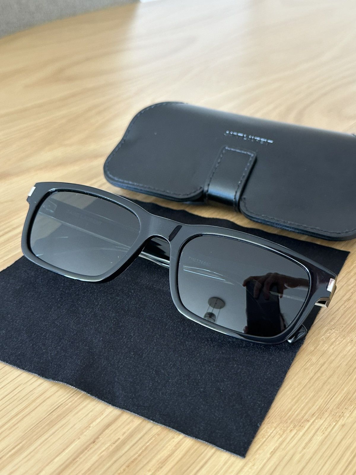 Saint Laurent Paris SAINT LAURENT SL 662 Sunglasses Black Size ONE SIZE - 11 Thumbnail