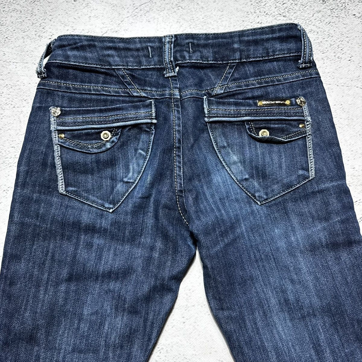 Dolce & Gabbana vintage dolce gabbana skinny jeans with metal logo luxury Size 28" / US 6 / IT 42 - 9 Thumbnail