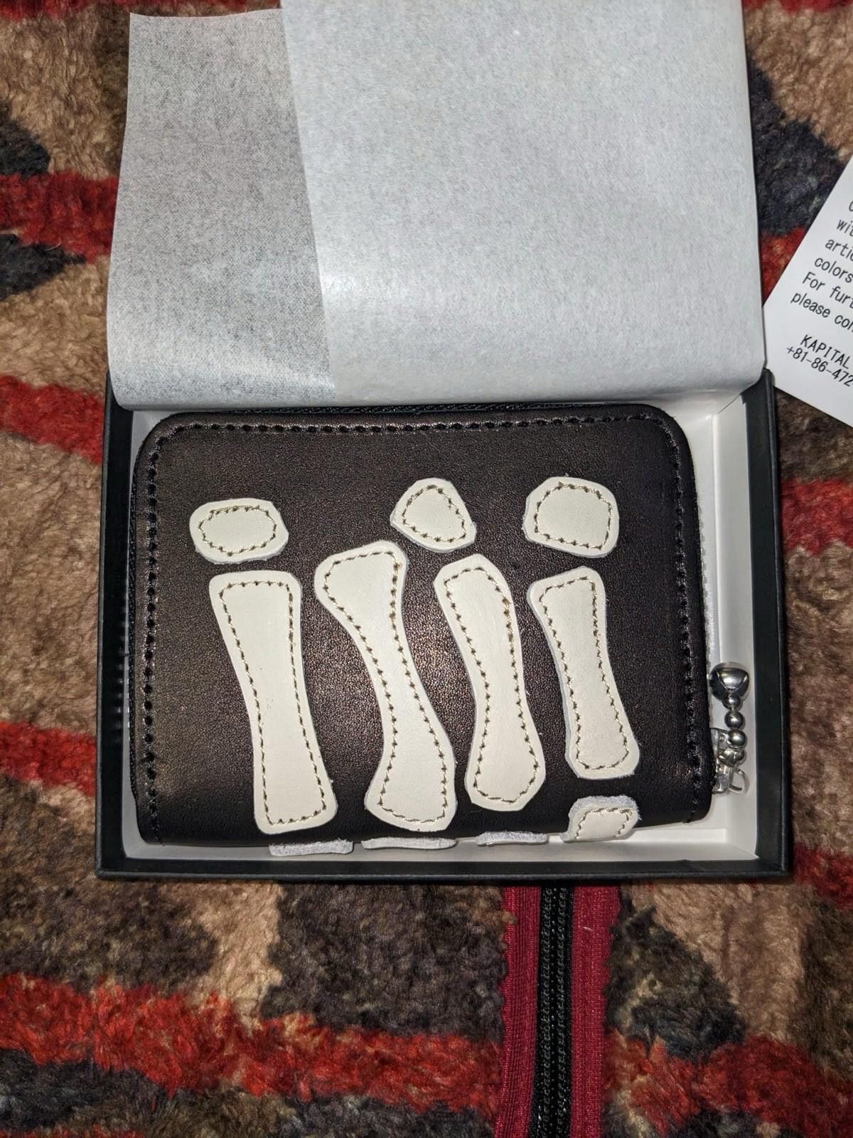 Kapital KAPITAL THUMBS UP BONE HAND ZIP LEATHER WALLET BLACK Size ONE SIZE - 5 Thumbnail