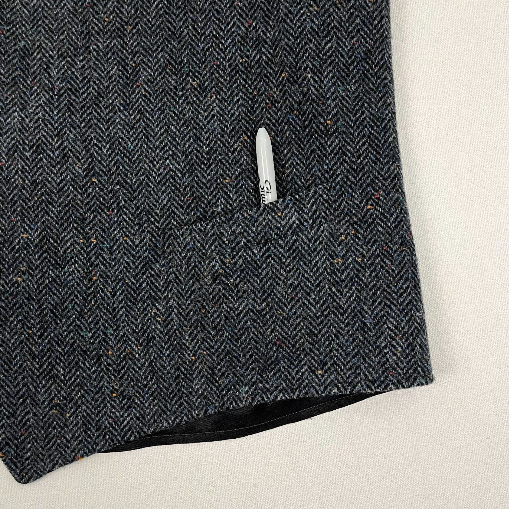 Orvis VINTAGE Orvis Waistcoat Mens 2XL Blue Tweed Herringbone Wool Suit Jacket Vest ORVIS Waistcoat 2XL Blue Tweed Wool Vest Mens Size US XXL / EU 58 / 5 - 7 Thumbnail