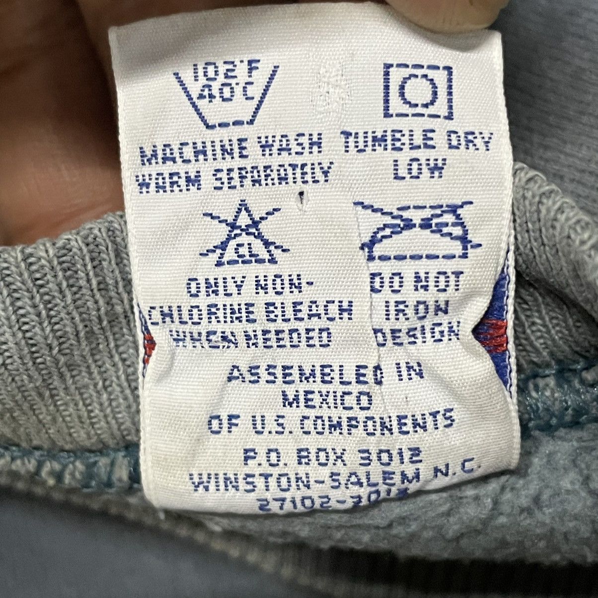 Champion × Vintage Champion Reverse Weave Thrashed Sun Faded Crewneck Size US L / EU 52-54 / 3 - 7 Thumbnail