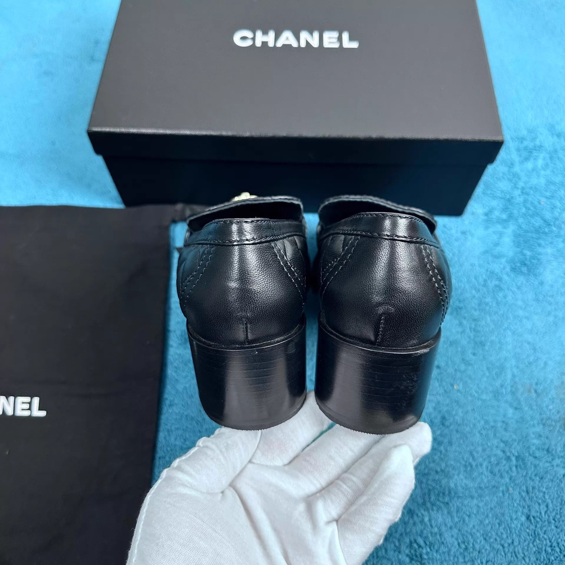 Chanel Chanel Heart Block Heel Loafer Black 37 EU Size US 6.5 / IT 36.5 - 4 Thumbnail