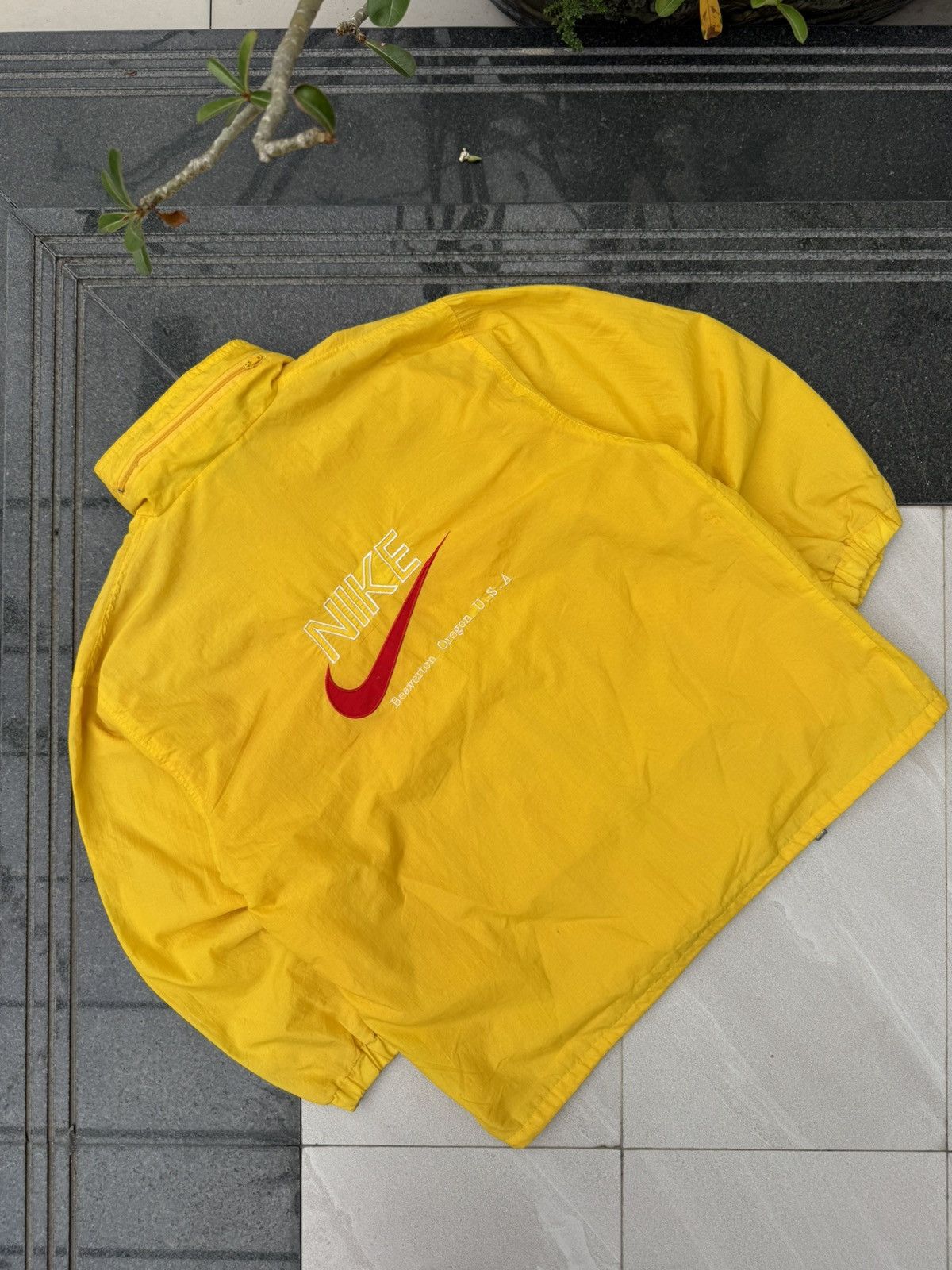 Vintage 90’s NIKE RARE SWOOSH LOGO Y2K RETROVINTAGE NYLON ZIP JQCKET Size US M / EU 48-50 / 2 - 2 Thumbnail