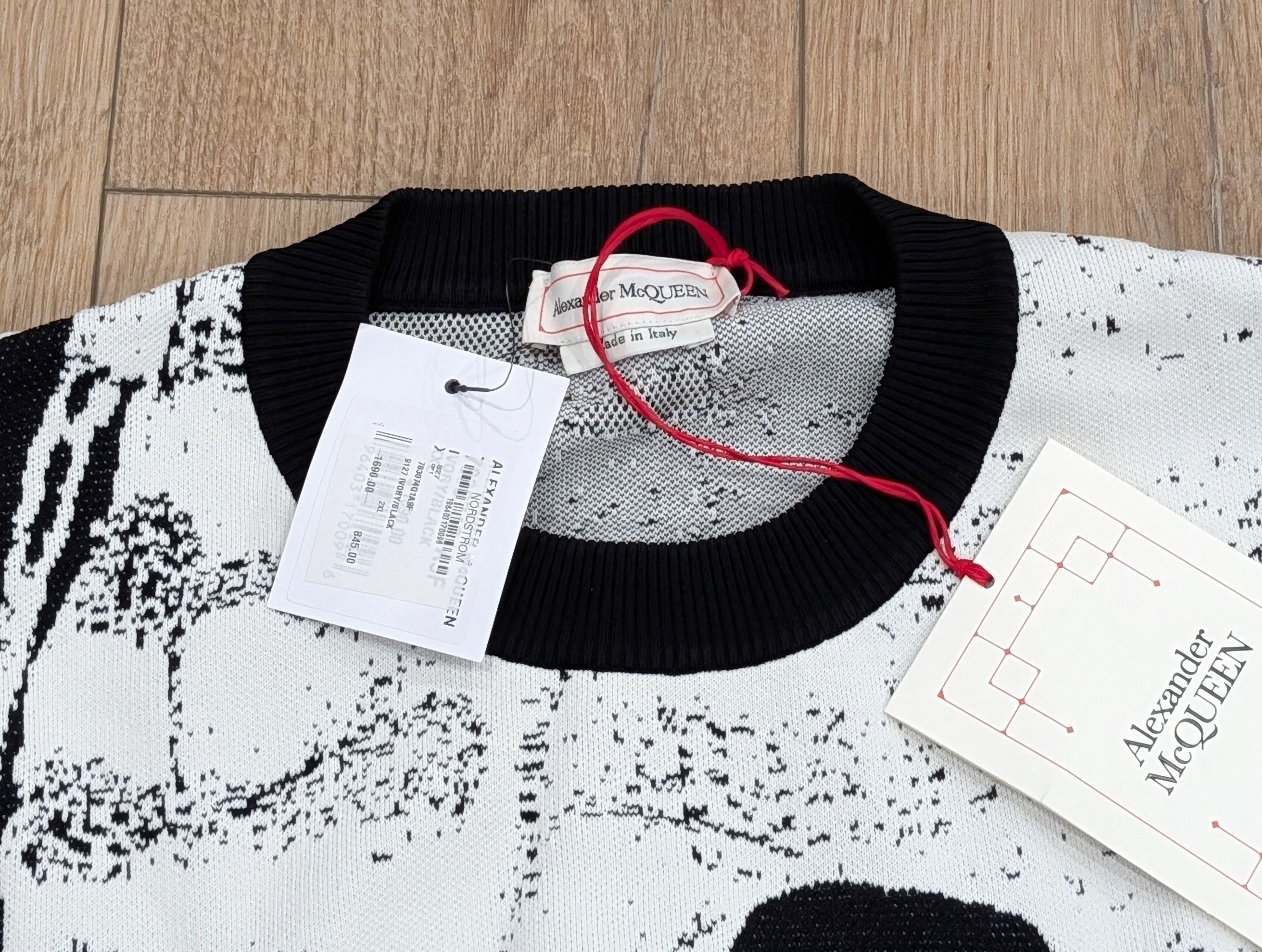 Alexander McQueen Alexander McQueen Skull Jacquard Sweater Black/White 2XL Size US XXL / EU 58 / 5 - 2 Thumbnail