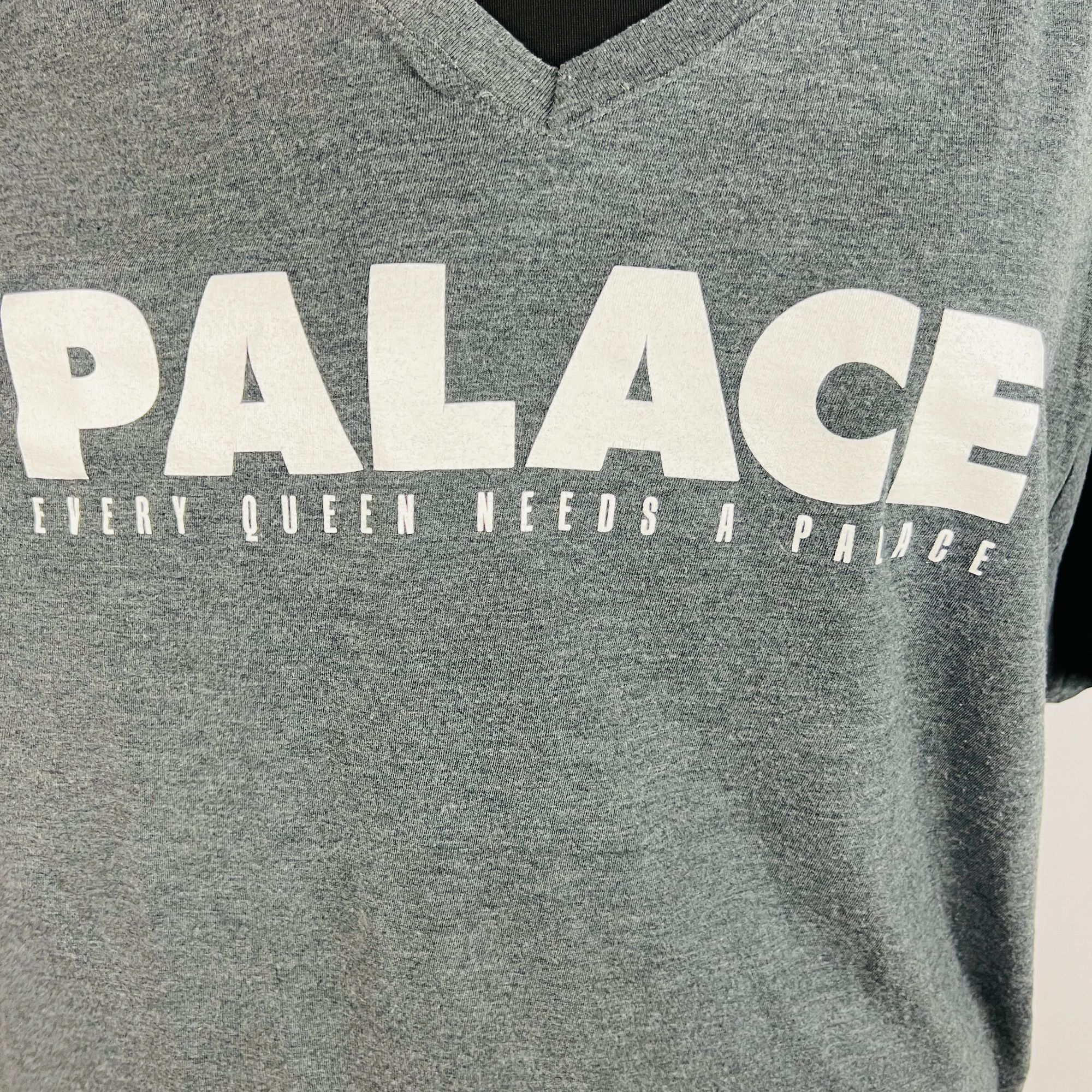 Anvil Every Queen Needs A PALACE Tiffany Fantasia Womens Shirt T-S Size XL / US 12-14 / IT 48-50 - 2 Thumbnail