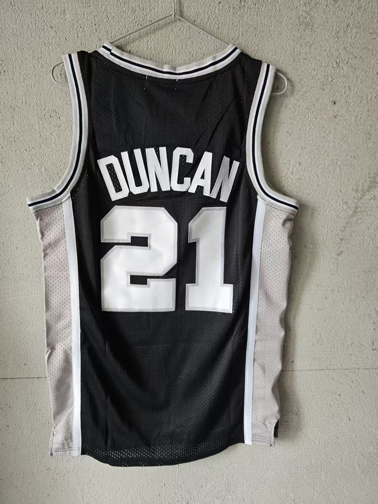 NBA Spurs 21 Tim Duncan Jersey Size US S / EU 44-46 / 1 - 2 Thumbnail