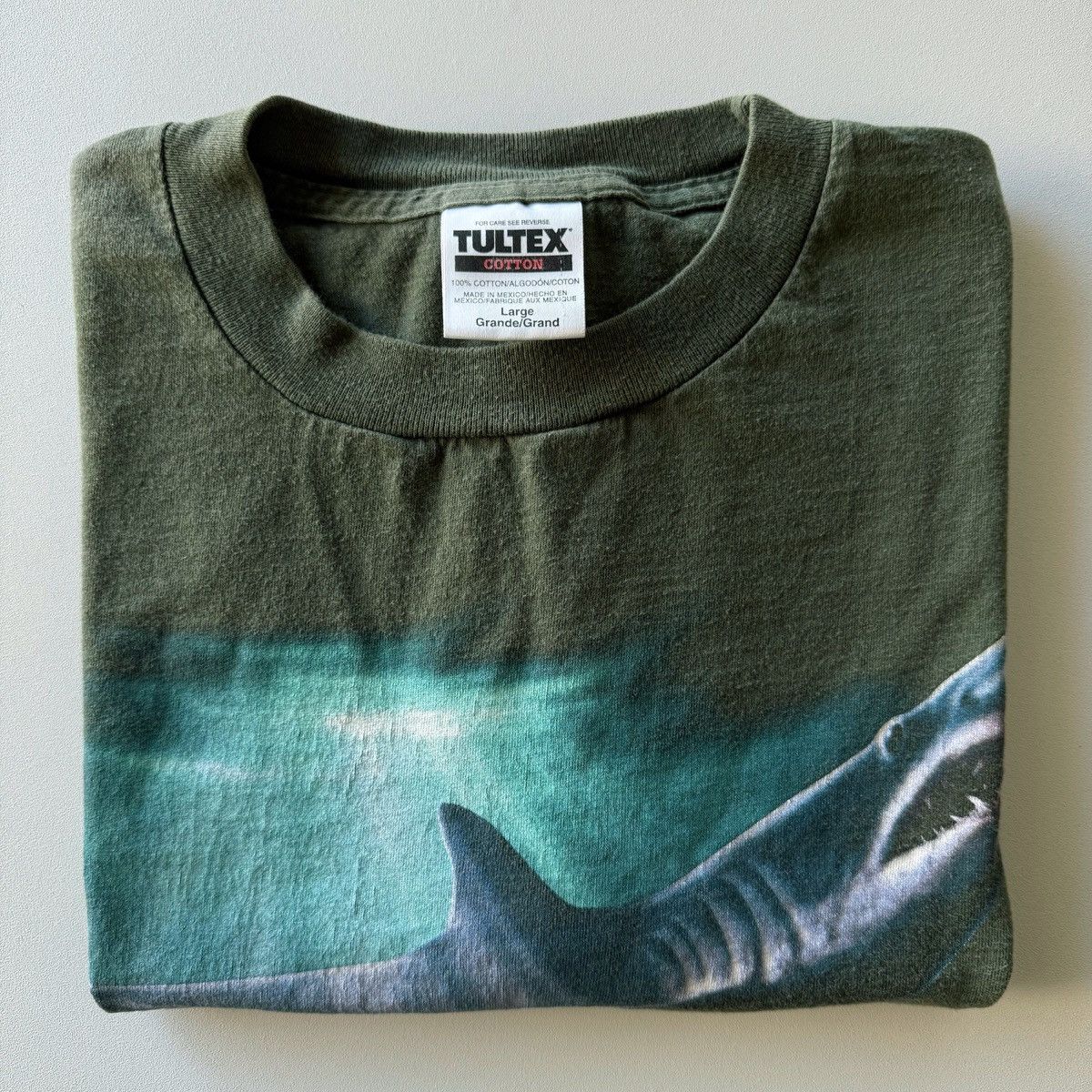 Vintage 1997 Vintage SeaWorld Shark Tee Size US L / EU 52-54 / 3 - 5 Thumbnail