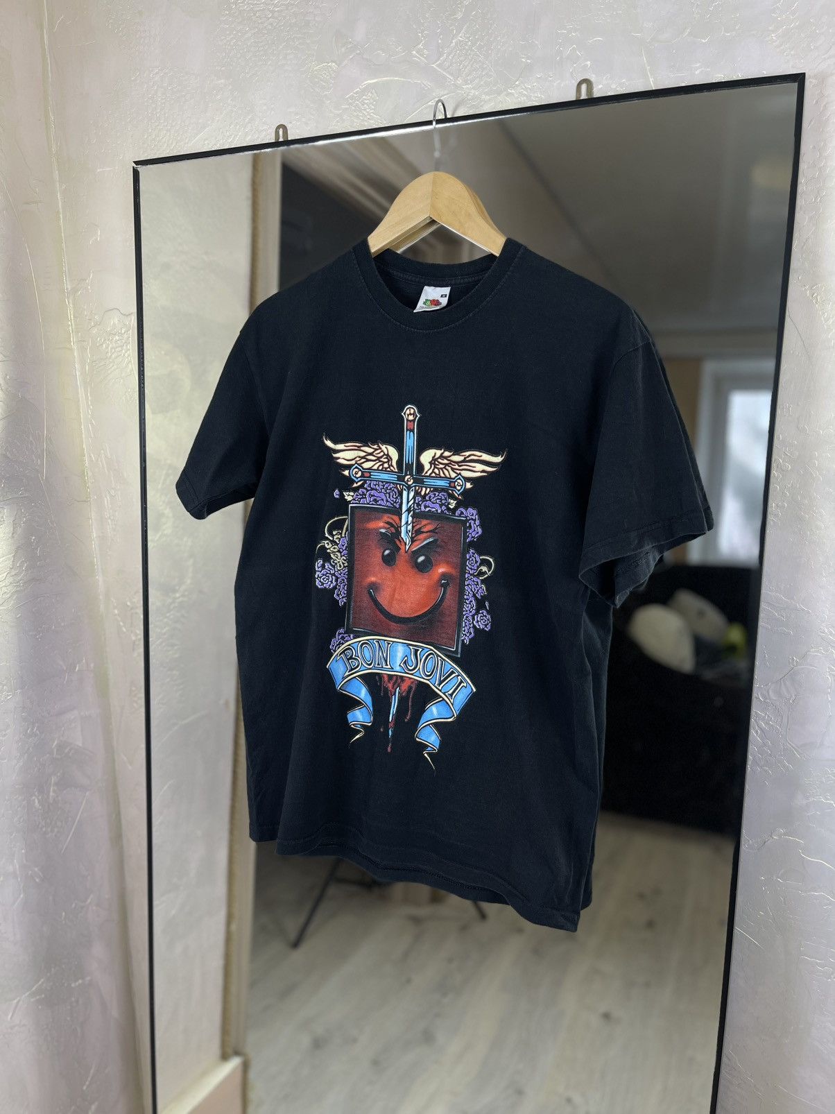 Fruit Of The Loom Vintage Bon Jovi 2005 Tour Tee • Iconic Smiler Graphic Size US M / EU 48-50 / 2 - 1 Thumbnail