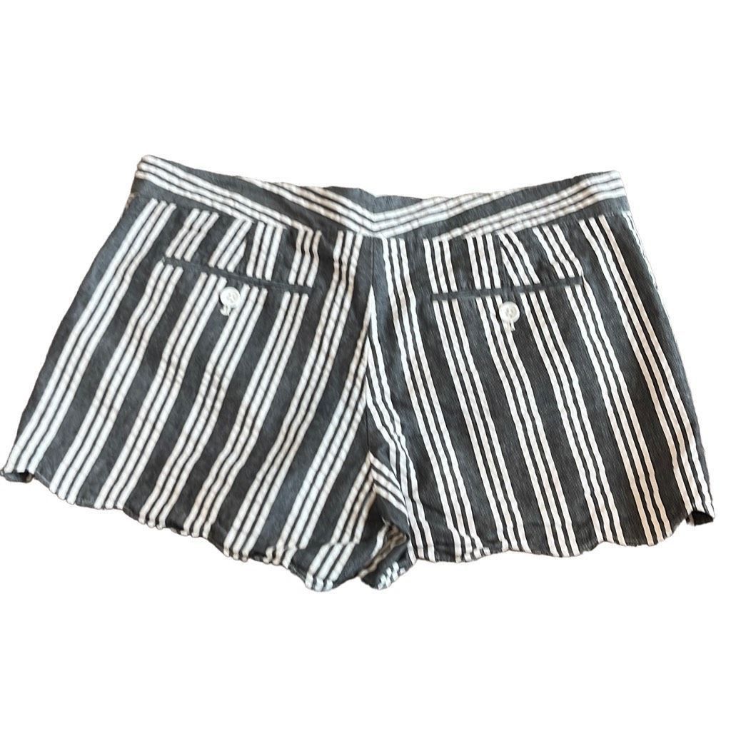 Club Monaco Club Monaco Medium Gray White Stripe Seersucker Scallop Hem Size 30" / US 8 / IT 44 - 2 Thumbnail