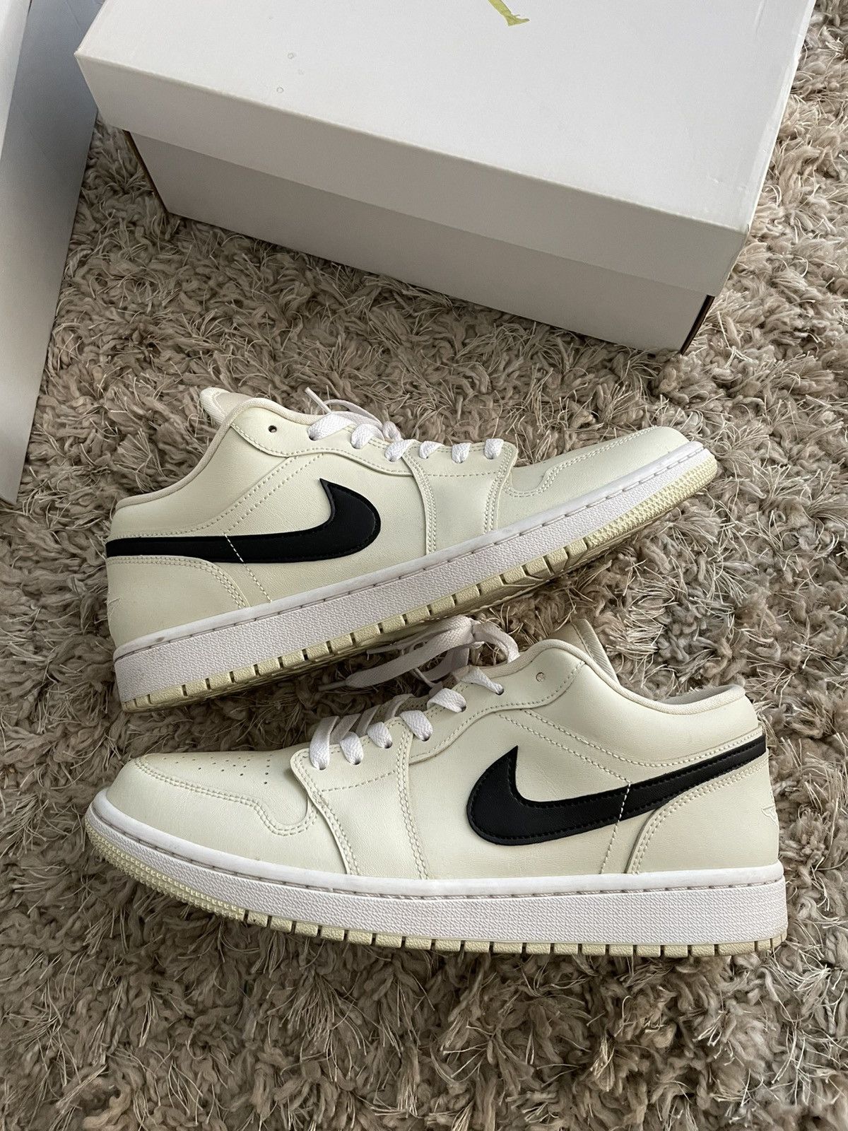 Jordan Brand Jordan 1 Low Coconut Milk Size US 11.5 / EU 44-45 - 2 Thumbnail