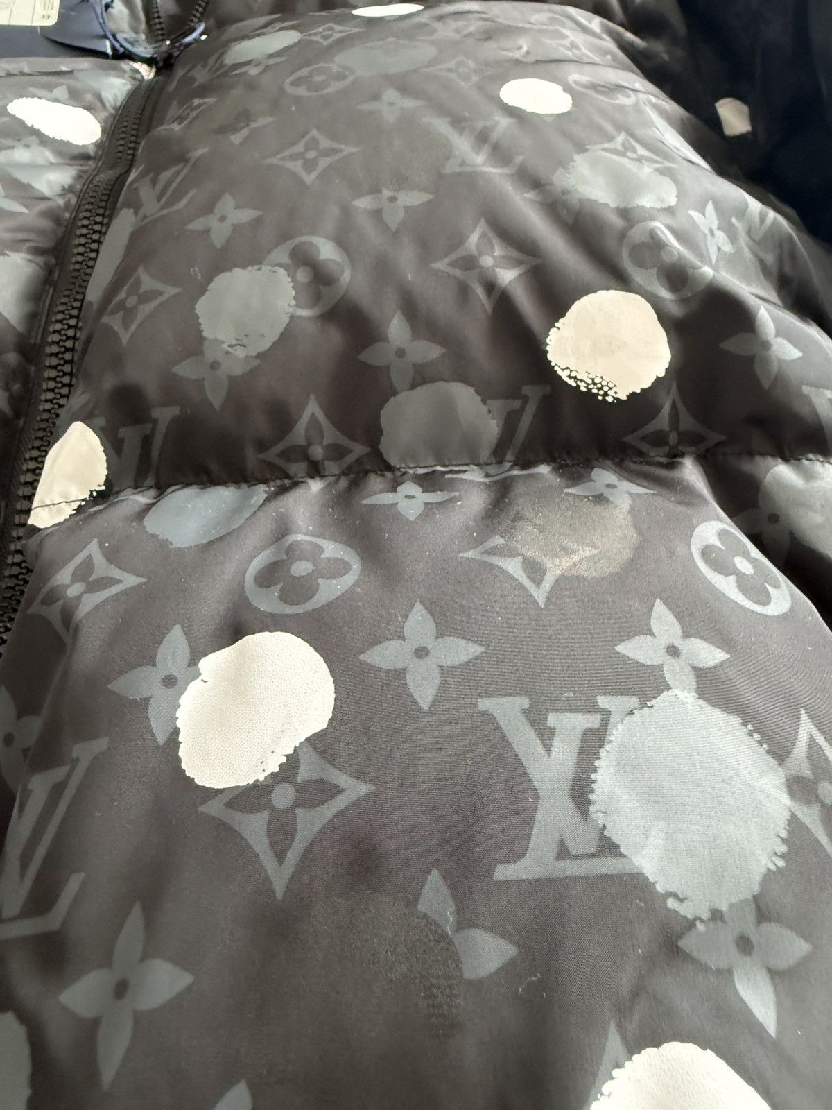 Louis Vuitton × Yayoi Kusama Louis Vuitton x Yayoi Kusama Monogram Painted Dots Coat Size US L / EU 52-54 / 3 - 2 Thumbnail