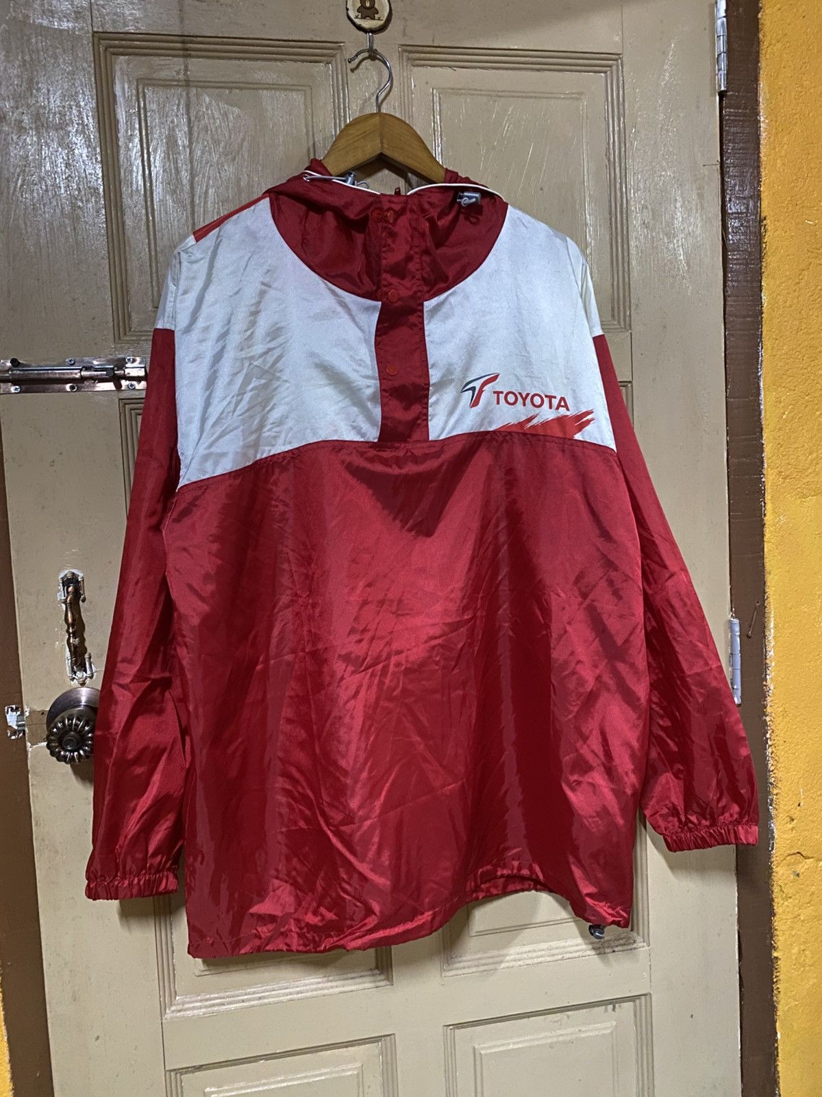 Japanese Brand Vintage Toyota Racing Windbreaker Pullover Jacket Red White Size US L / EU 52-54 / 3 - 5 Thumbnail