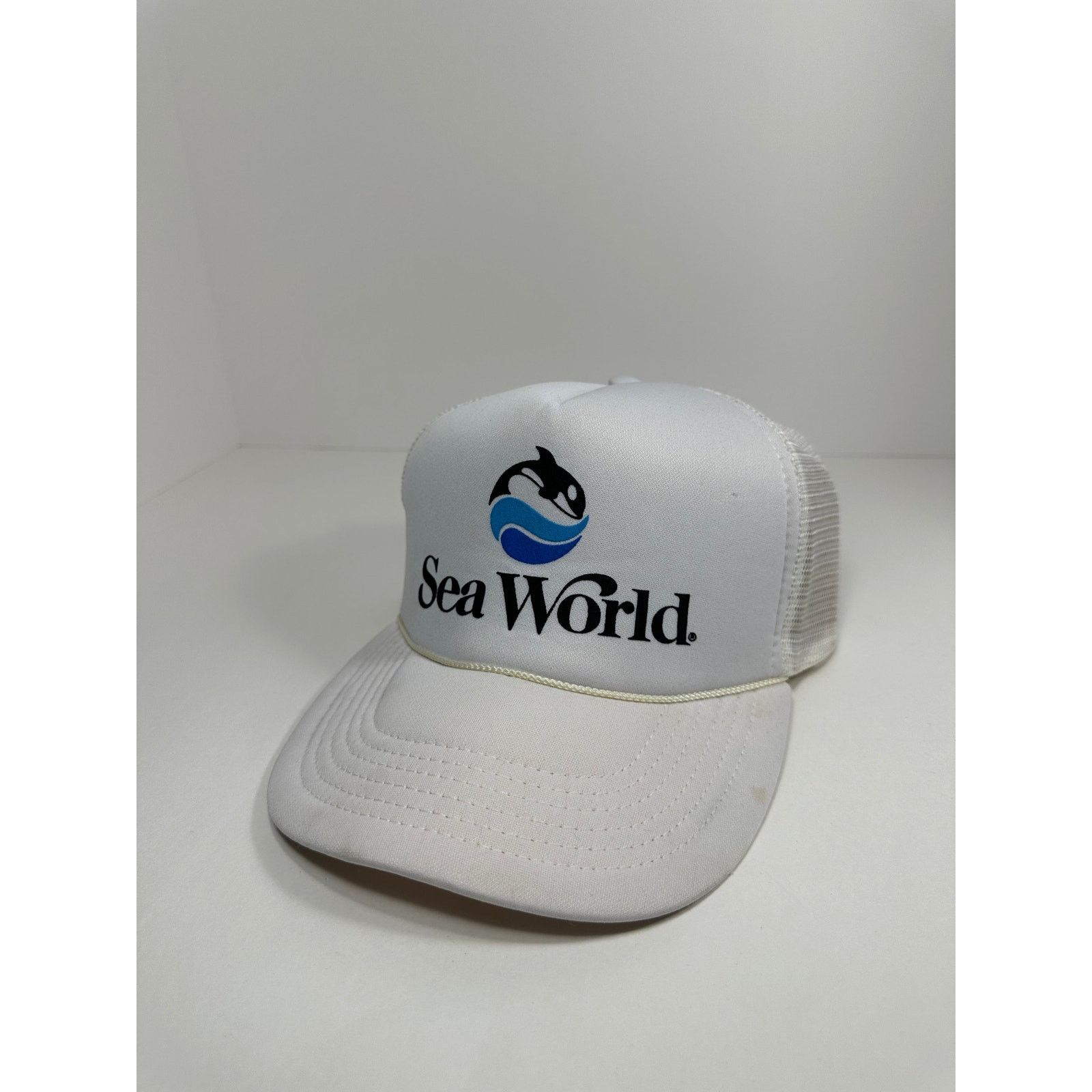 Otto × Vintage Vintage Sea World 1980s Snapback Trucker Hat White Cream Size ONE SIZE - 2 Thumbnail