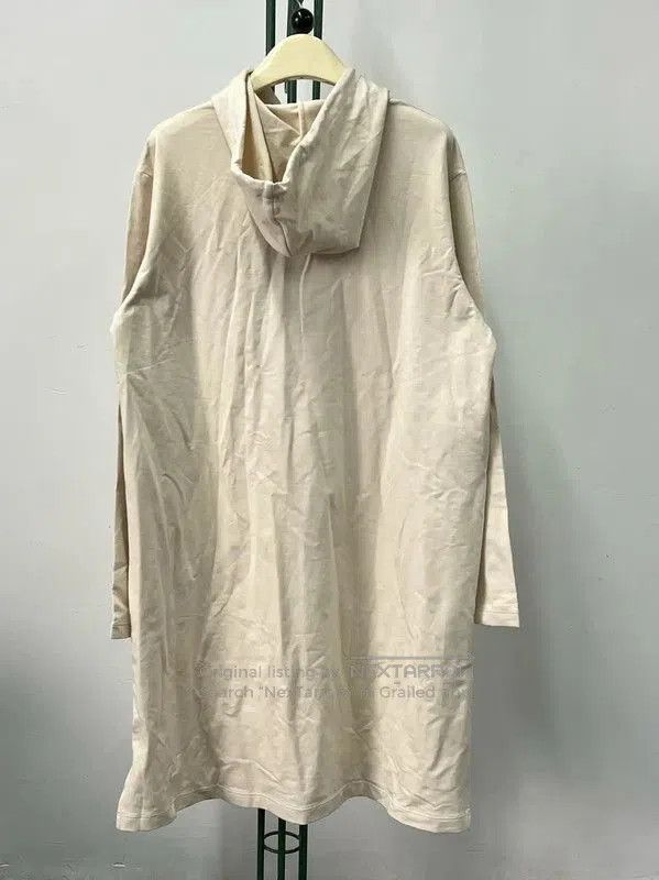 Prada Prada Cream Long Sleeve Embroidered Dress. Size XS / US 0-2 / IT 36-38 - 4 Thumbnail