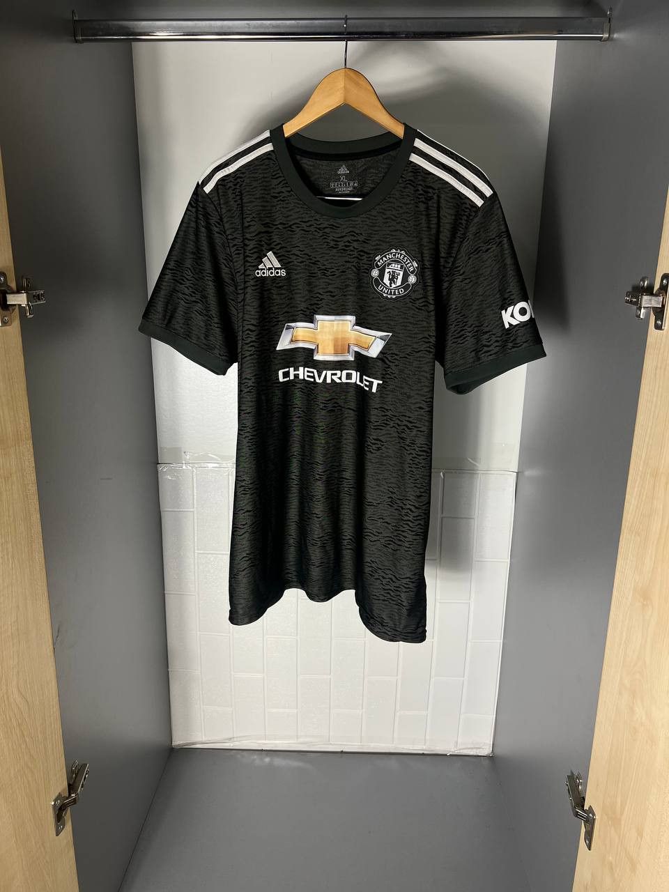 Vintage VERY RARE ADIDAS FC MANCHESTER UNITED ENGLAND SOCCER JERSEY Size US XL / EU 56 / 4 - 1 Thumbnail