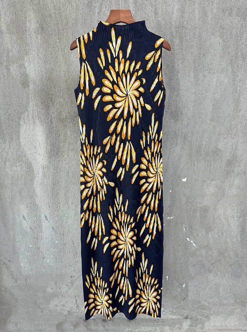 Issey Miyake Issey Miyake Firework pleated dress Size S / US 4 / IT 40 - 1 Thumbnail