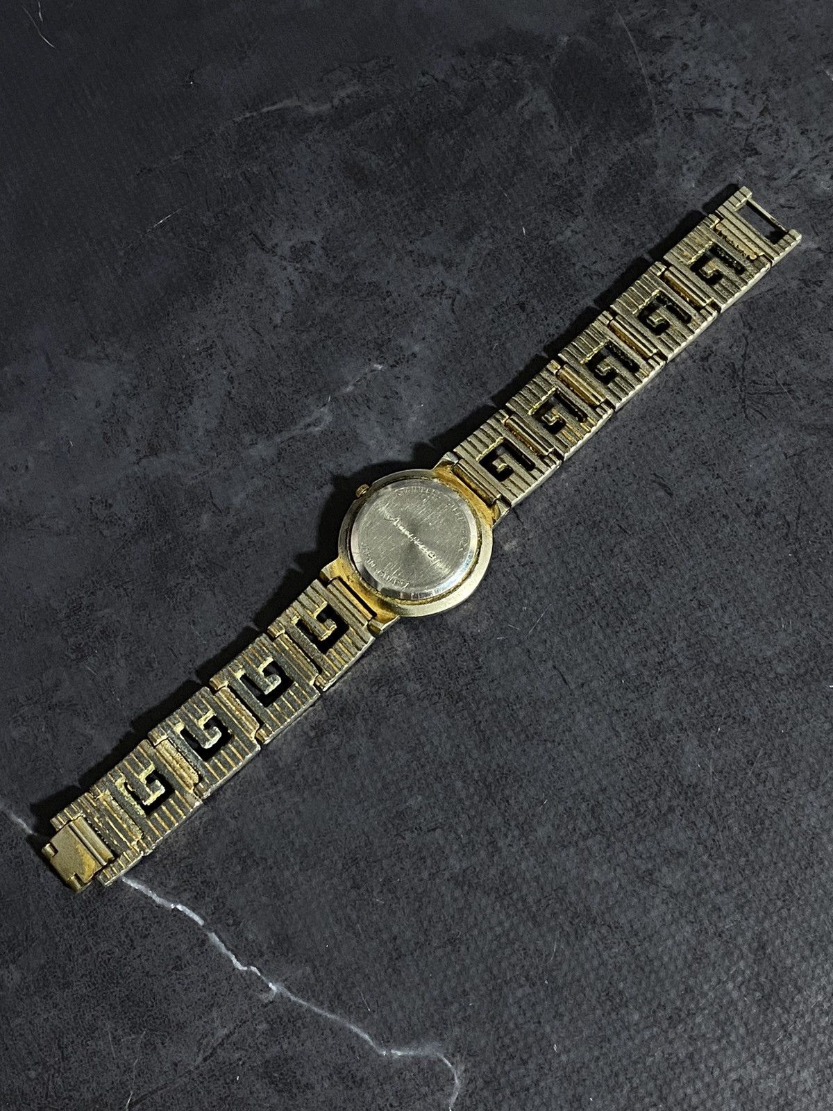 Vintage Vintage Quartz Watch with Ornate Bracelet Japanese Brand Size ONE SIZE - 9 Thumbnail