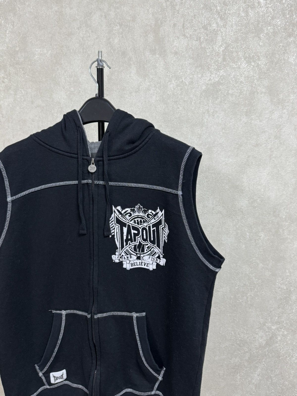 Tapout Vintage TAPOUT Fight Black Zip Vest Hoodie Size L Men’s Size US L / EU 52-54 / 3 - 6 Thumbnail