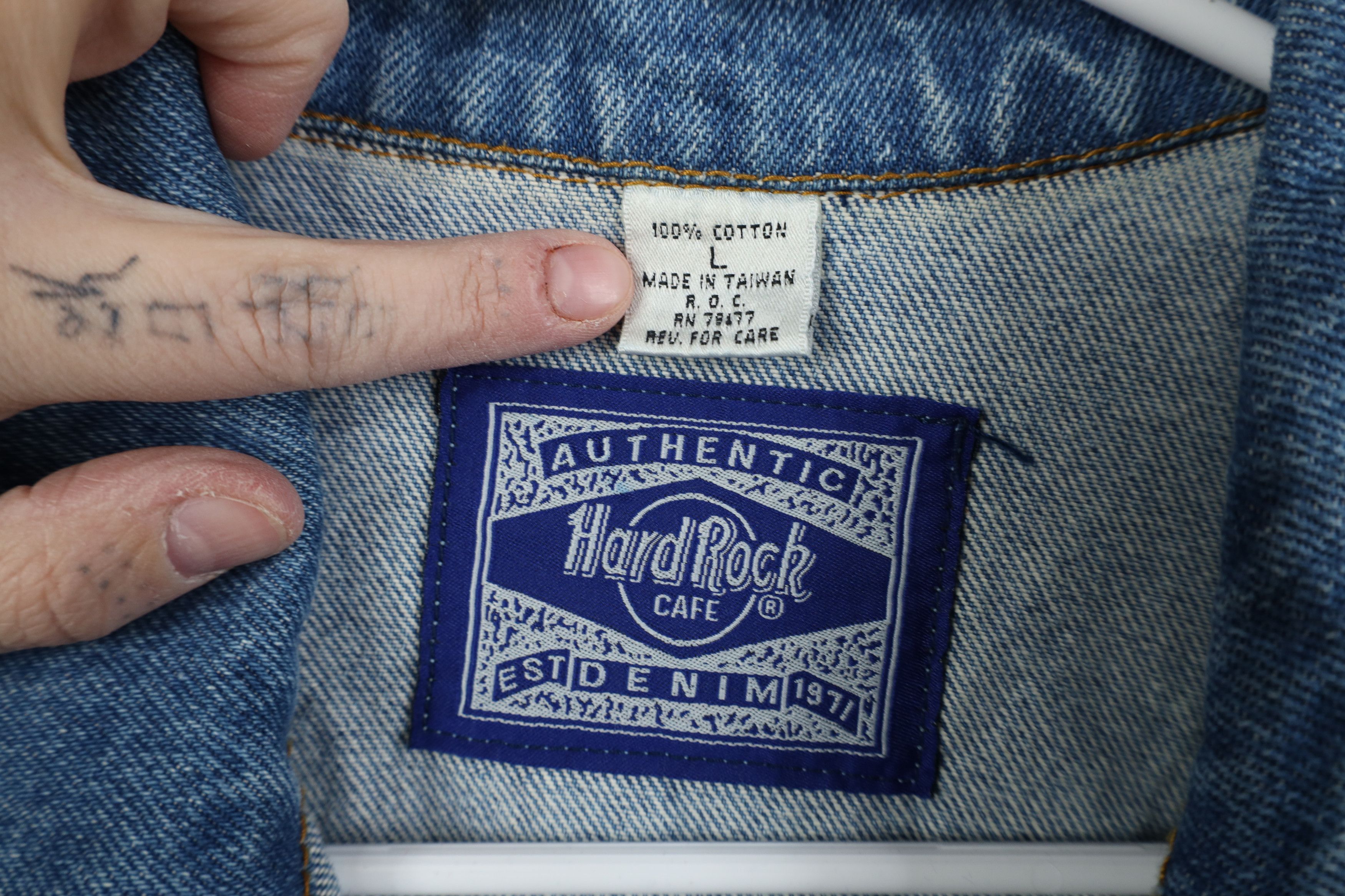 Hard Rock Cafe Vintage 90s Hard Rock Cafe New York Denim Trucker Jacket Size US L / EU 52-54 / 3 - 8 Thumbnail