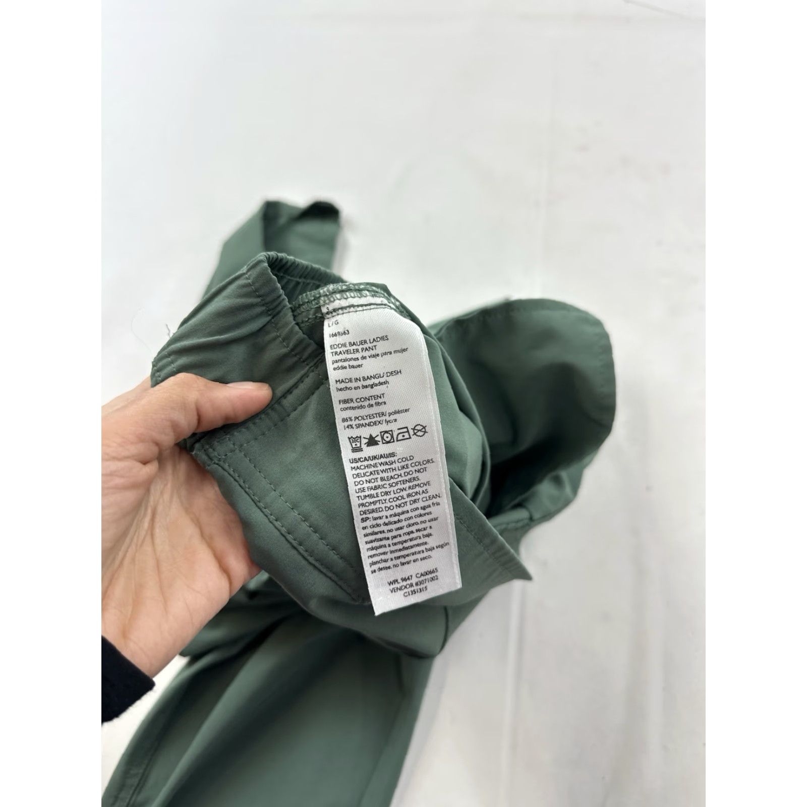 Eddie Bauer Eddie Bauer Women L Green Traveler Pants Pants Travel Ankle Gorpcore Pockets Slim Regular Size L Womens Green Travel Pants Size 36" / US 14 / IT 50 - 6 Thumbnail