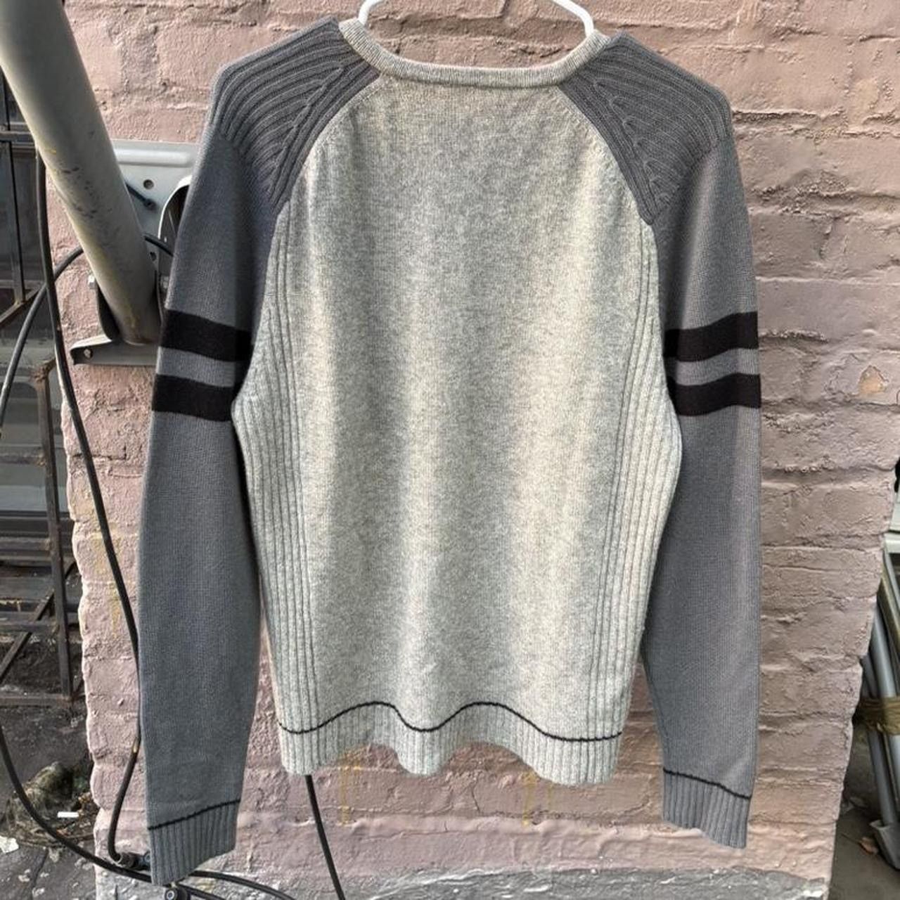 Other Early 2000s Y2K Grey V-Neck Raglan Sports Sweater Size US M / EU 48-50 / 2 - 2 Thumbnail