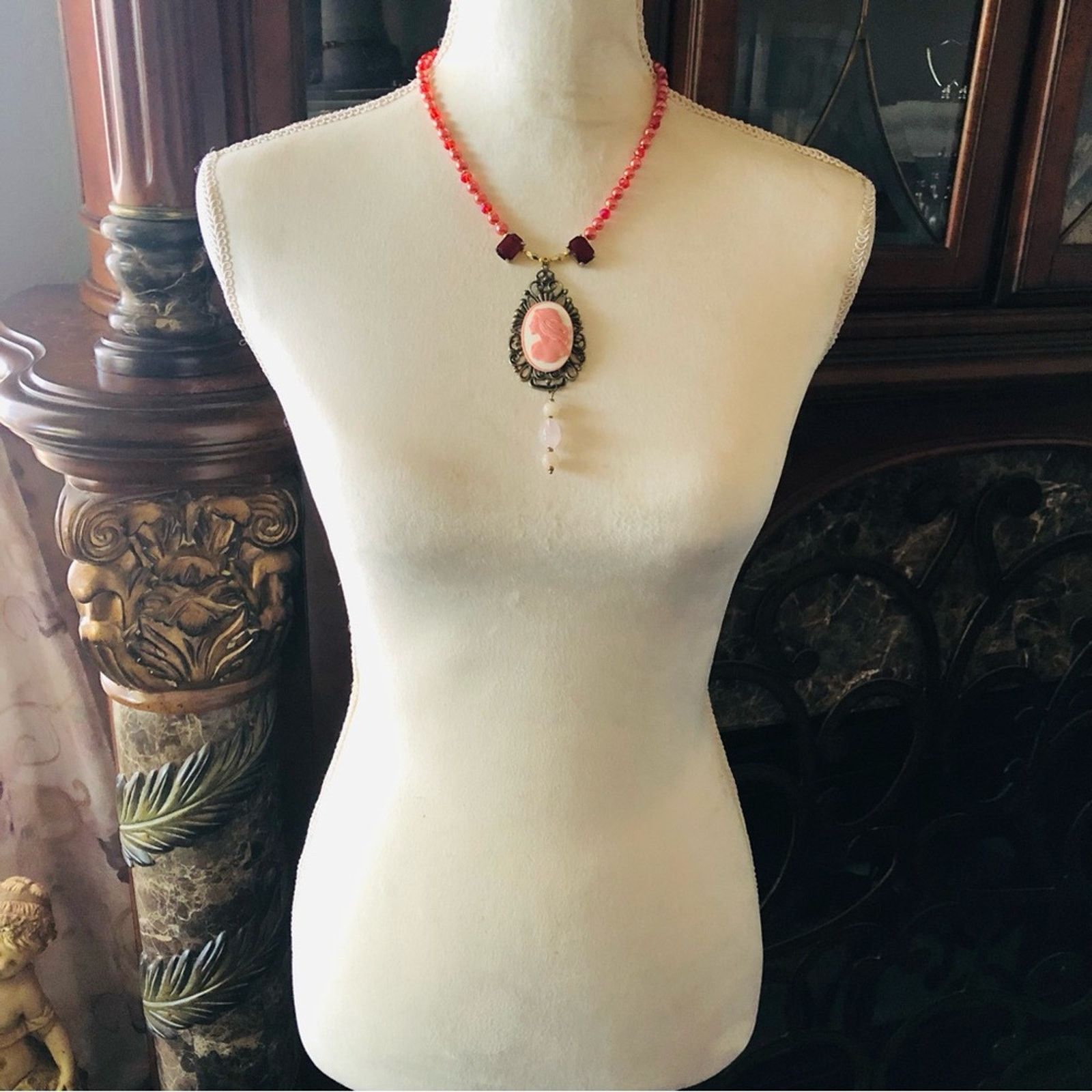 Handmade Handcrafted repurpose pink lady cameo quartz Pearl necklace Size ONE SIZE - 6 Thumbnail
