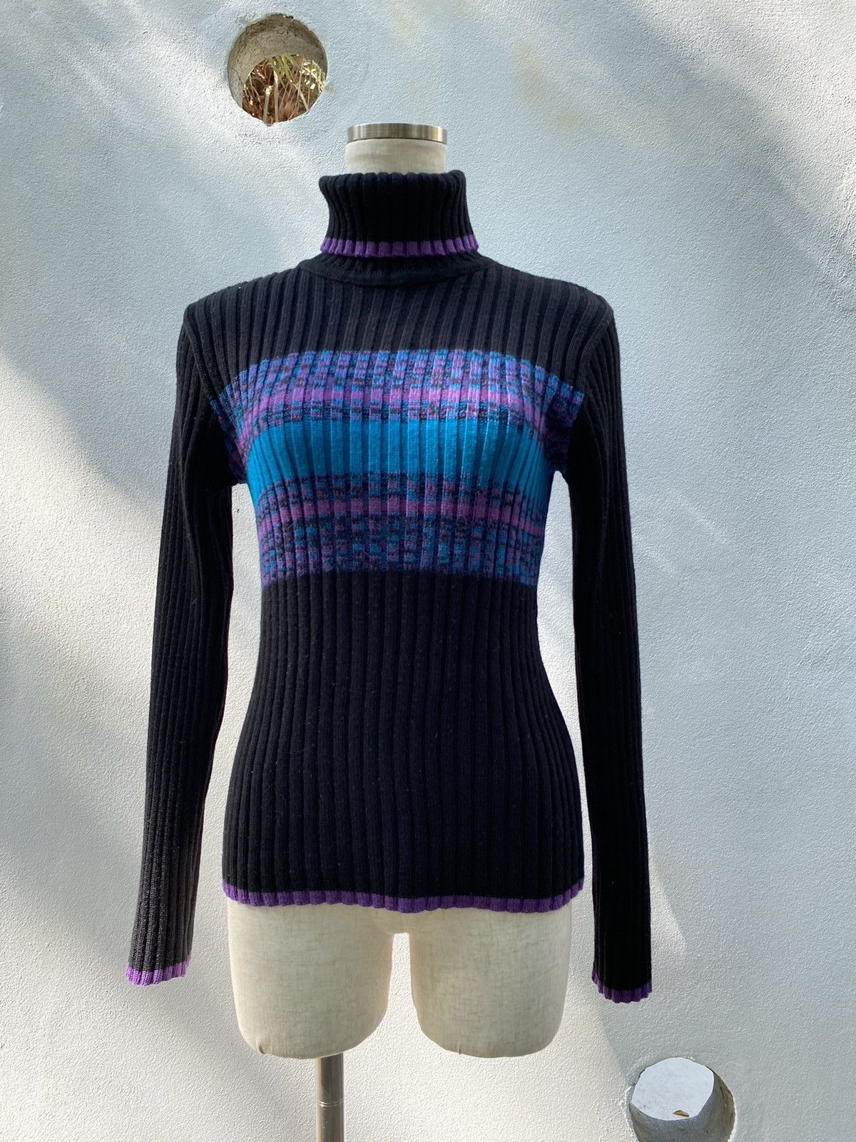 Morgan Homme MORGAN Black Ribbed Turtleneck with Purple-Blue Stripes Size M / US 6-8 / IT 42-44 - 22 Thumbnail