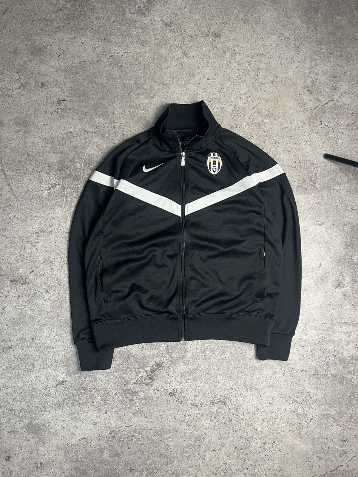 Nike Juventus Nike full zip bomber logo black Size US L / EU 52-54 / 3 - 1 Thumbnail