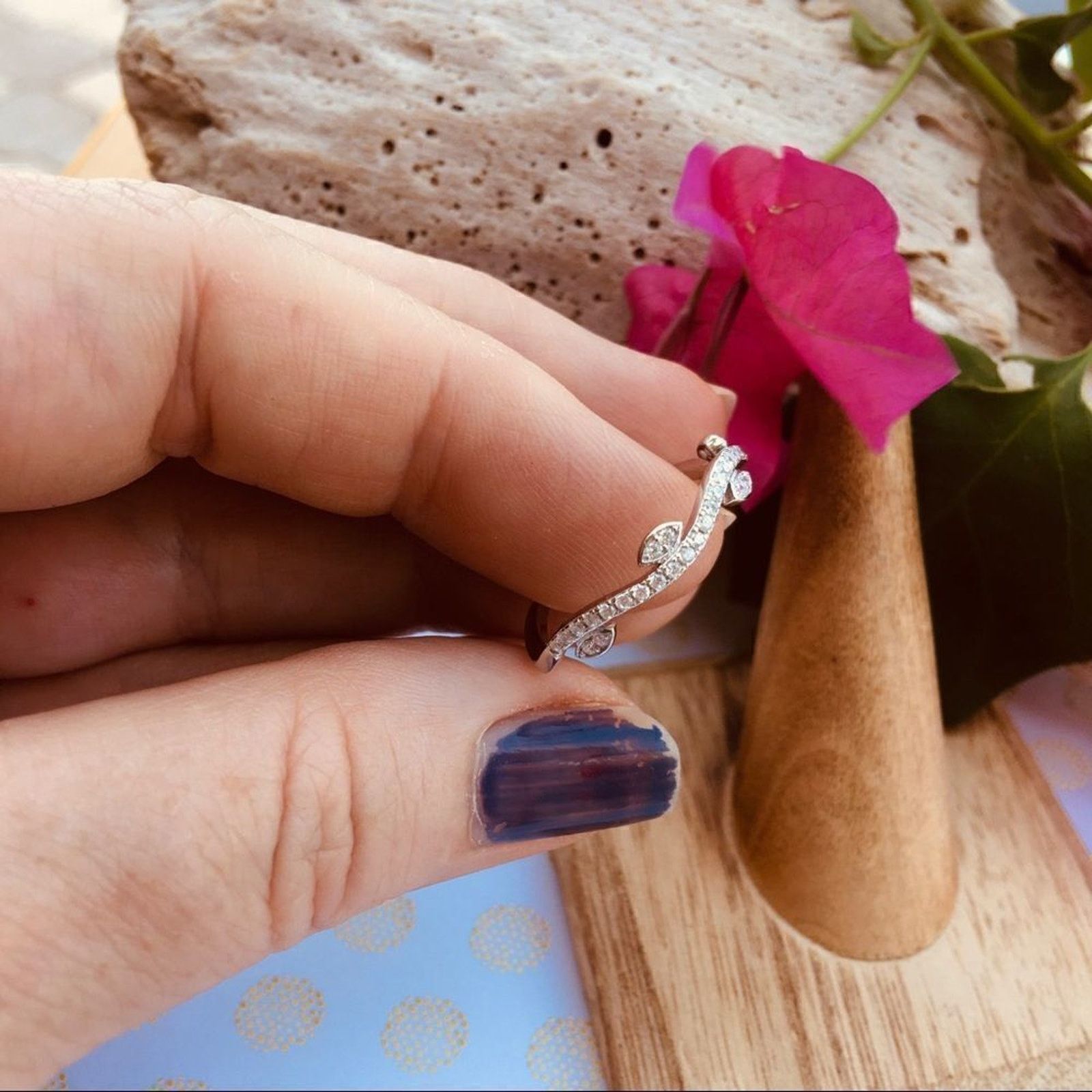 The Unbranded Brand Sterling Silver Wavy Vines Clear CZ Ring Size ONE SIZE - 6 Thumbnail