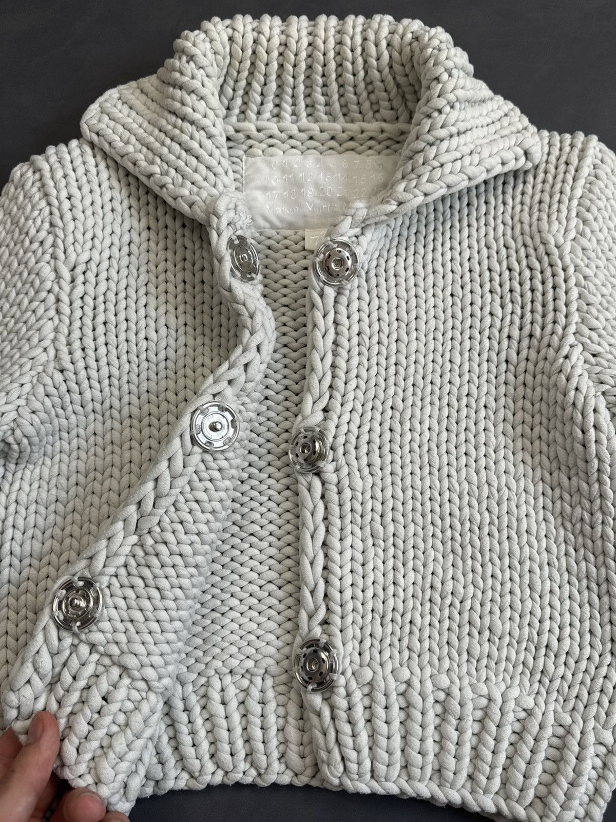 H&M × Maison Margiela Maison Margiela x H&M Doll Knit Cardigan Size XS / US 0-2 / IT 36-38 - 8 Thumbnail
