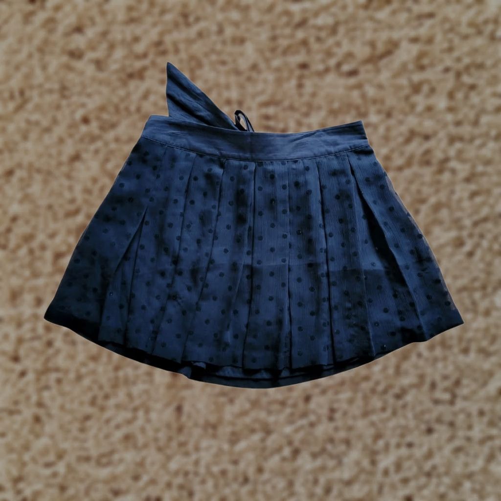 American Eagle Outfitters VINTAGE? No. American Eagle Outfitters Skirt Women Size 0 Black Polka Dot Mini Tie Waist Short 28" Waist 16" Long Size 25" / US 0 / IT 36 - 1 Thumbnail