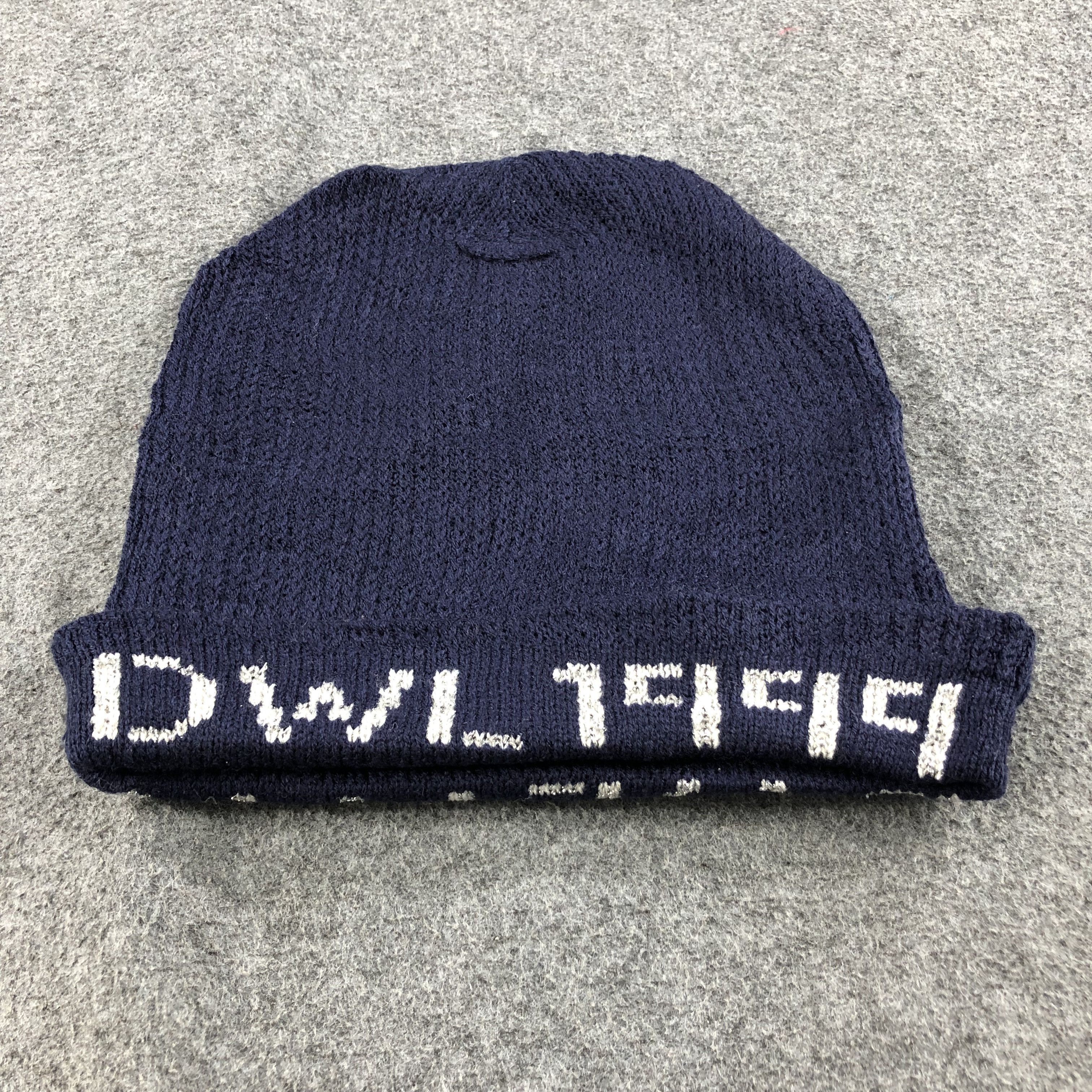 Disney 1999 Dreams Come True Wonderland Blue Knit Beanie B282 Size ONE SIZE - 3 Thumbnail