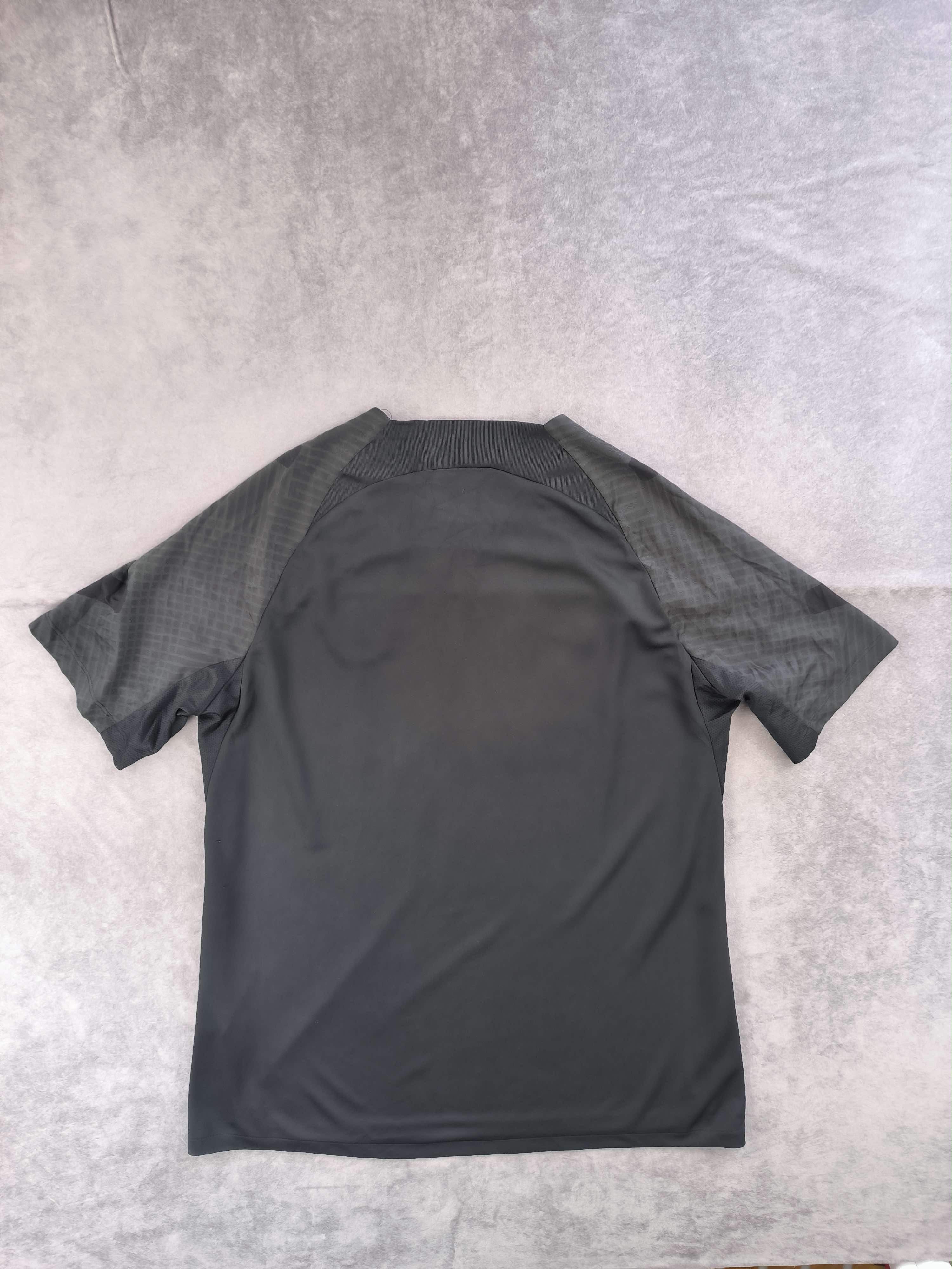 Nike Chelsea 2022-23 Nike training football jersey shirt size L Size US L / EU 52-54 / 3 - 2 Thumbnail