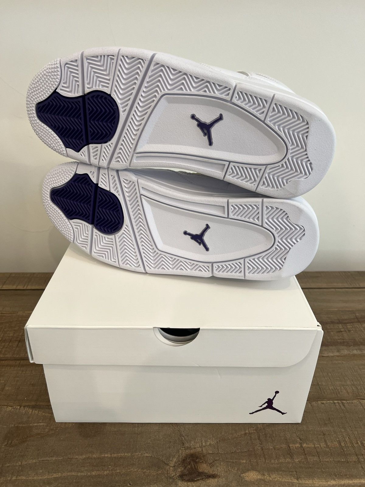 Jordan Brand × Nike Jordan 4 Retro Metallic Purple Size US 9.5 / EU 42-43 - 7 Thumbnail