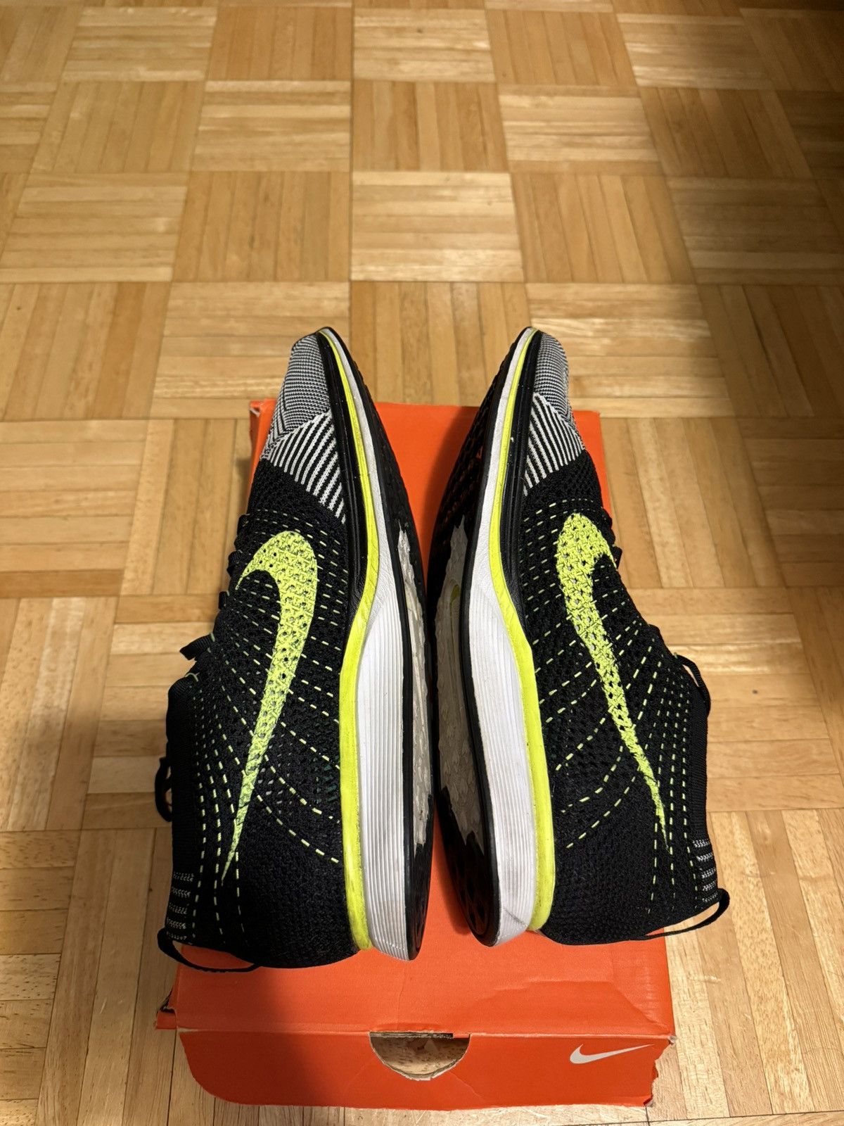Nike Nike Flyknit Racer Sail/Volt Black Size US 10.5 / EU 43-44 - 7 Thumbnail