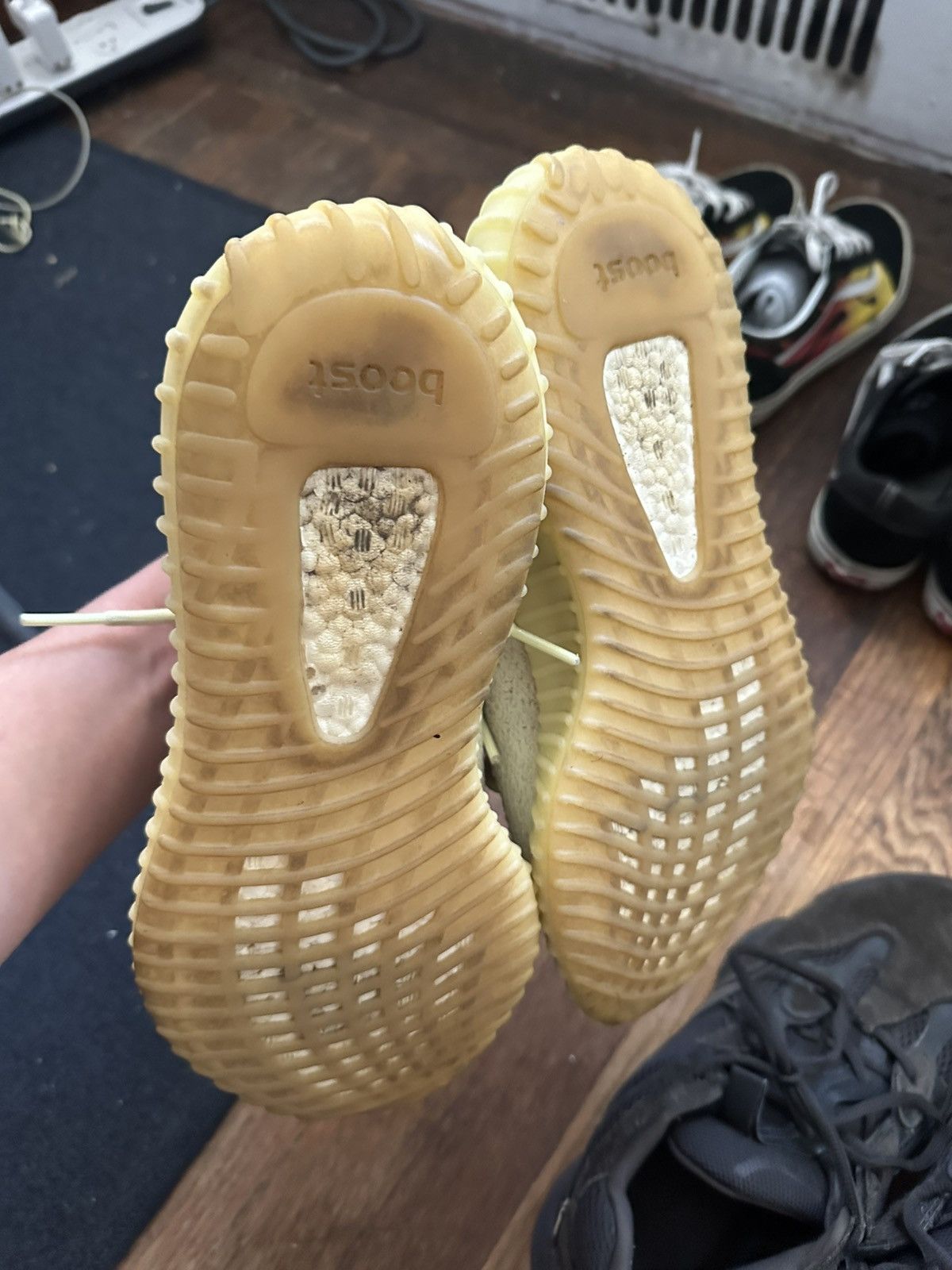 Yeezy Yeezy 350 Butters V2 Size US 11 / EU 44 - 4 Thumbnail