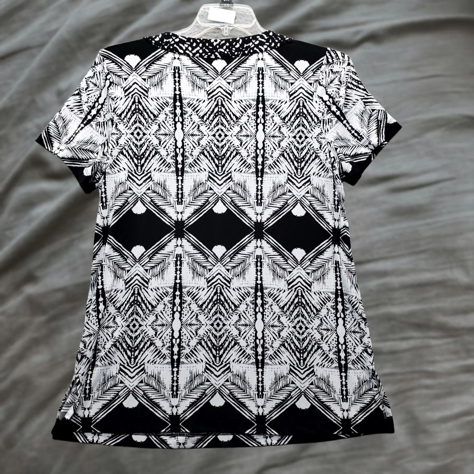 Vintage Dana Buchman Blouse Womens L Multi Geo Print Stretch Round Neck Top Size L / US 10 / IT 46 - 1 Thumbnail