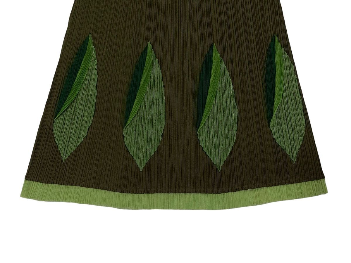Issey Miyake Pleats Please Issey Miyake Pleated Leaves Motif Long Skirt Size 28" / US 6 / IT 42 - 14 Thumbnail