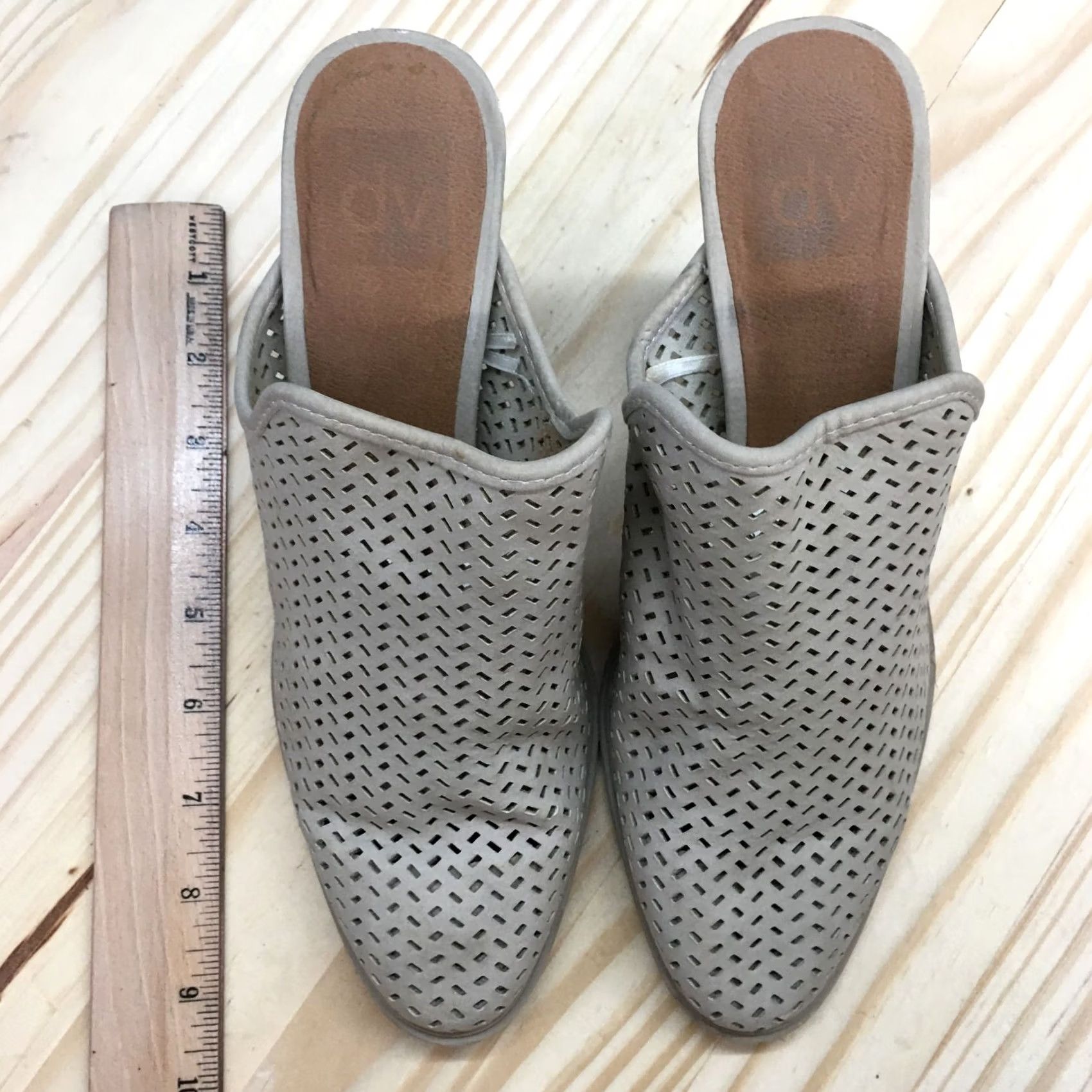 Dolce Vita DV Dolce Vita Kenli Heels Sandals Womens 7 Beige Perforated Mule Slip On Casual Size US 7 / IT 37 - 6 Thumbnail