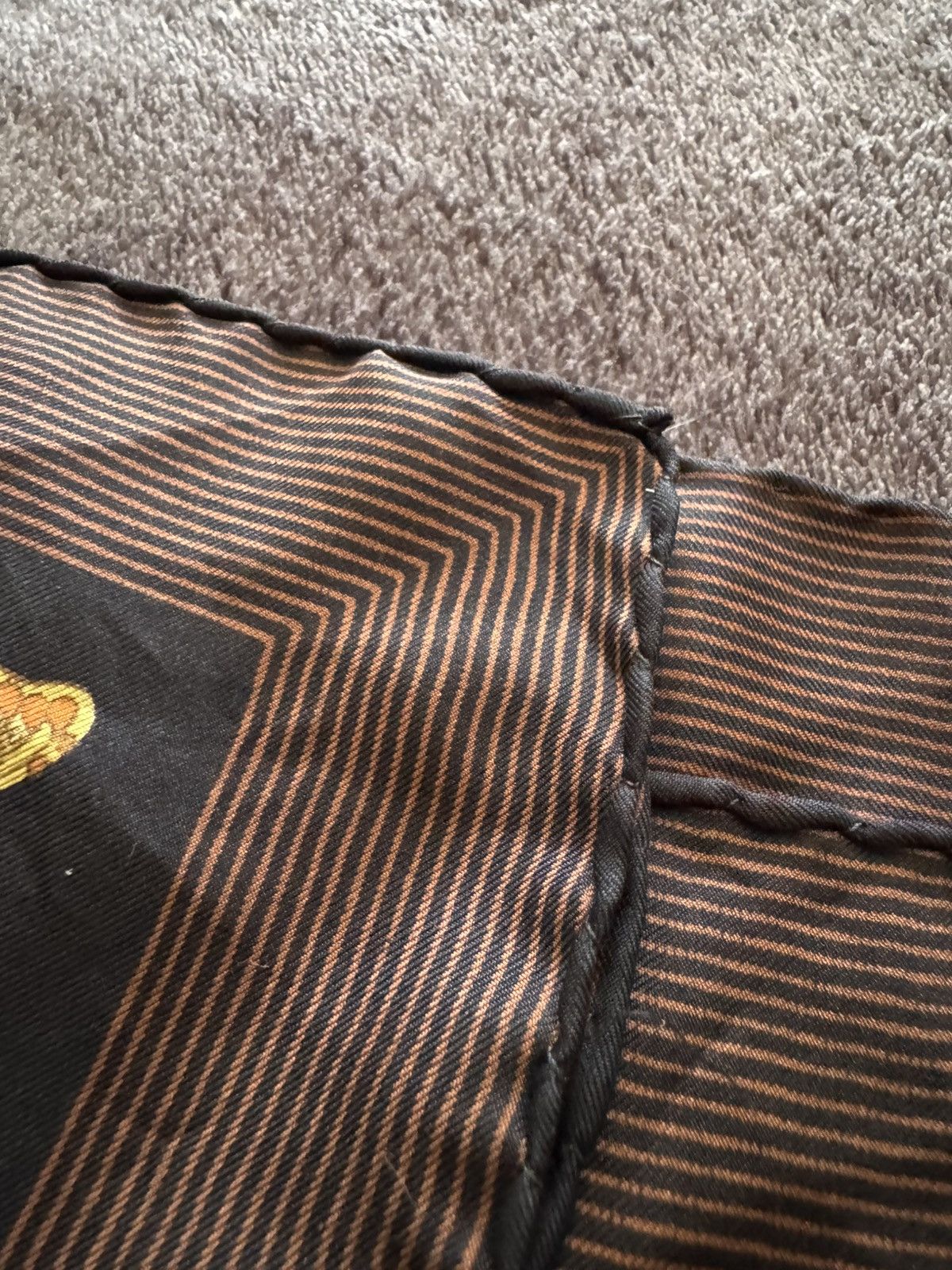 Gucci Gucci Foulard Gucci Farfalle, V. Accornero 1981 RARE Size ONE SIZE - 9 Thumbnail