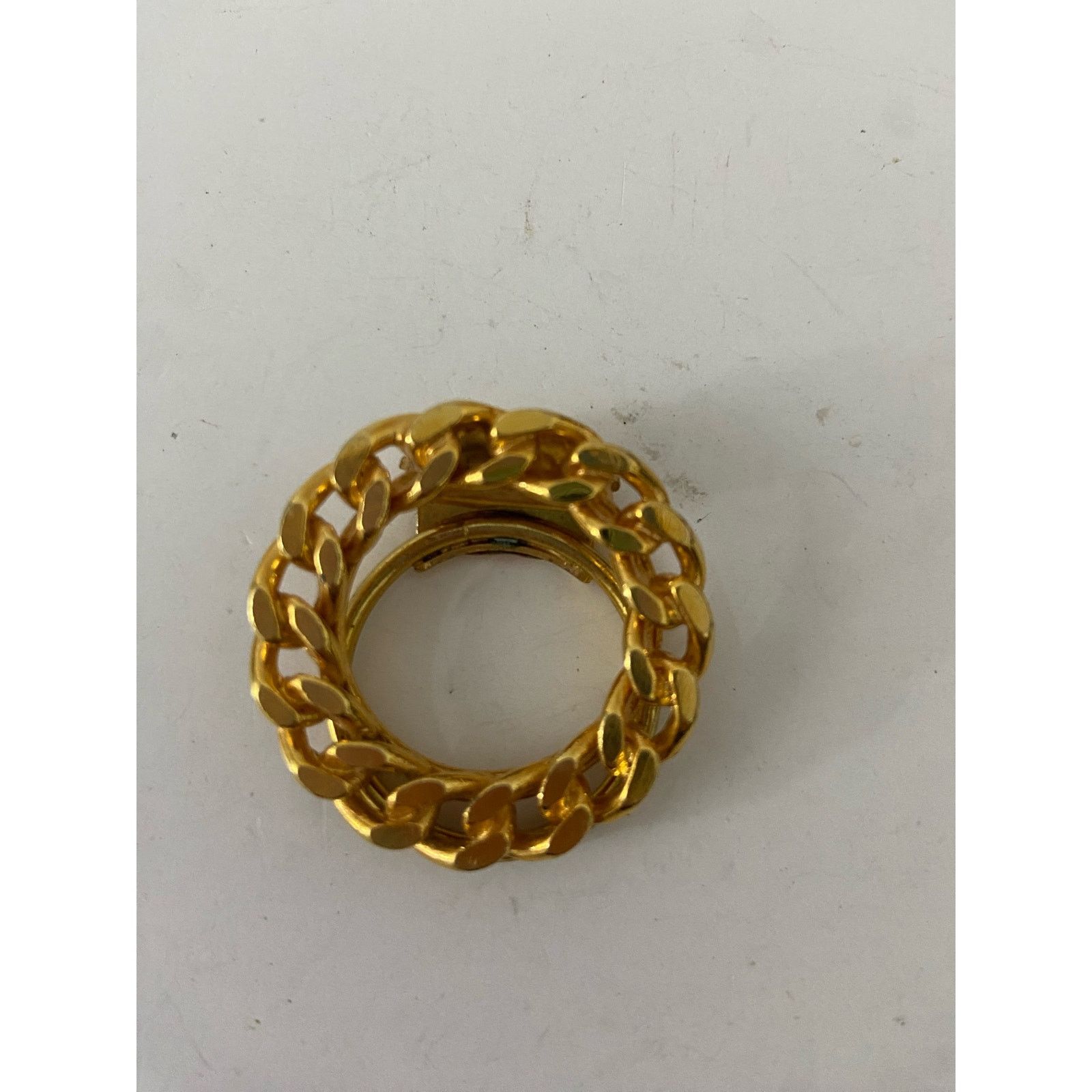 Vintage west Germany gold tone round brooch clip Size ONE SIZE - 1 Thumbnail