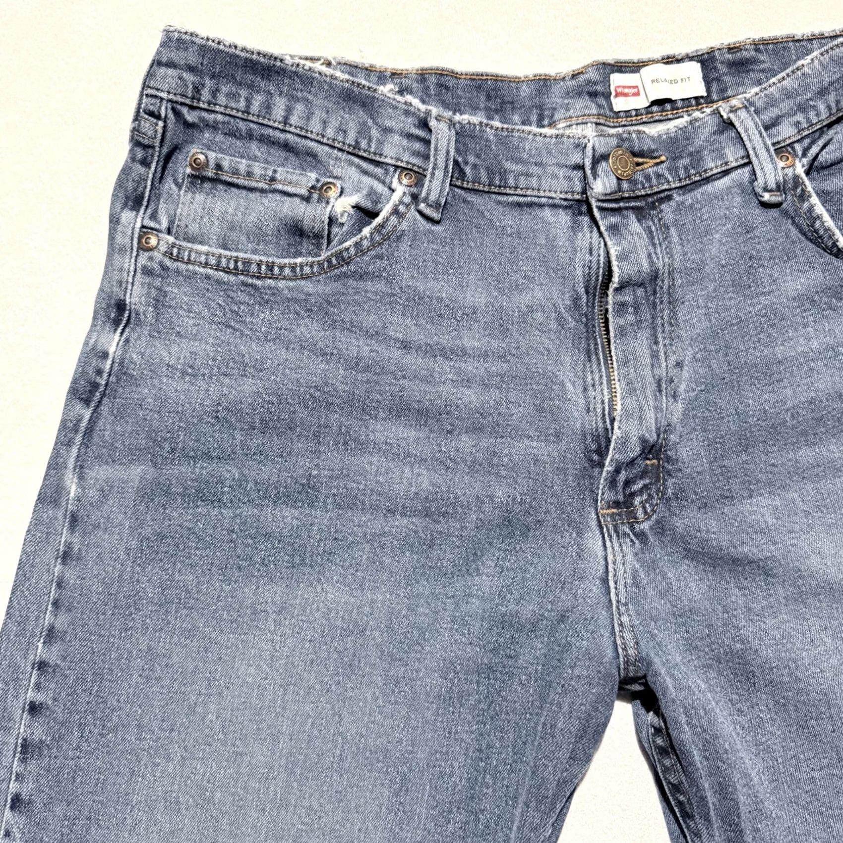 Wrangler Wrangler Jeans Men's Blue Denim Stretch Relaxed Fit Straight Zip Fly 36x30 Jeans Mens Blue Denim Stretch Relaxed Fit Straight Zip Fly 36x30 Size US 36 / EU 52 - 7 Thumbnail