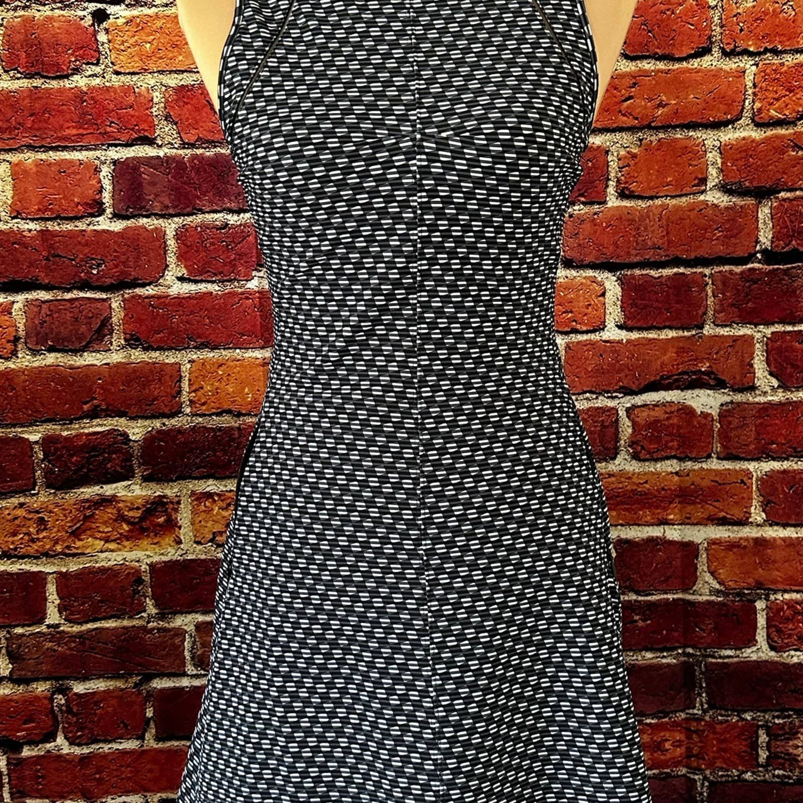 Lululemon Lululemon &go 'Til Dawn Dress size 6 Size M / US 6-8 / IT 42-44 - 9 Thumbnail