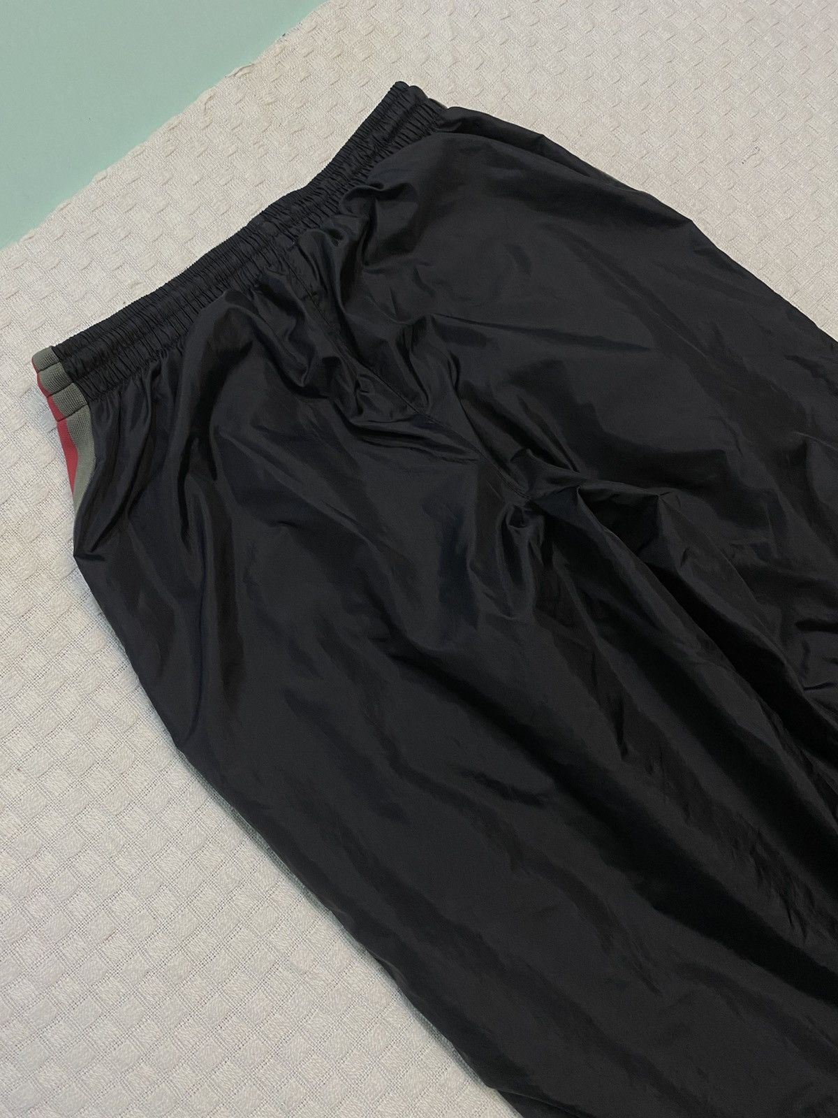 Gucci 💥 VINTAGE NIKE GUCCI STYLE BAGGY NYLON 90S TRACK PANTS Y2K Size US 30 / EU 46 - 11 Thumbnail